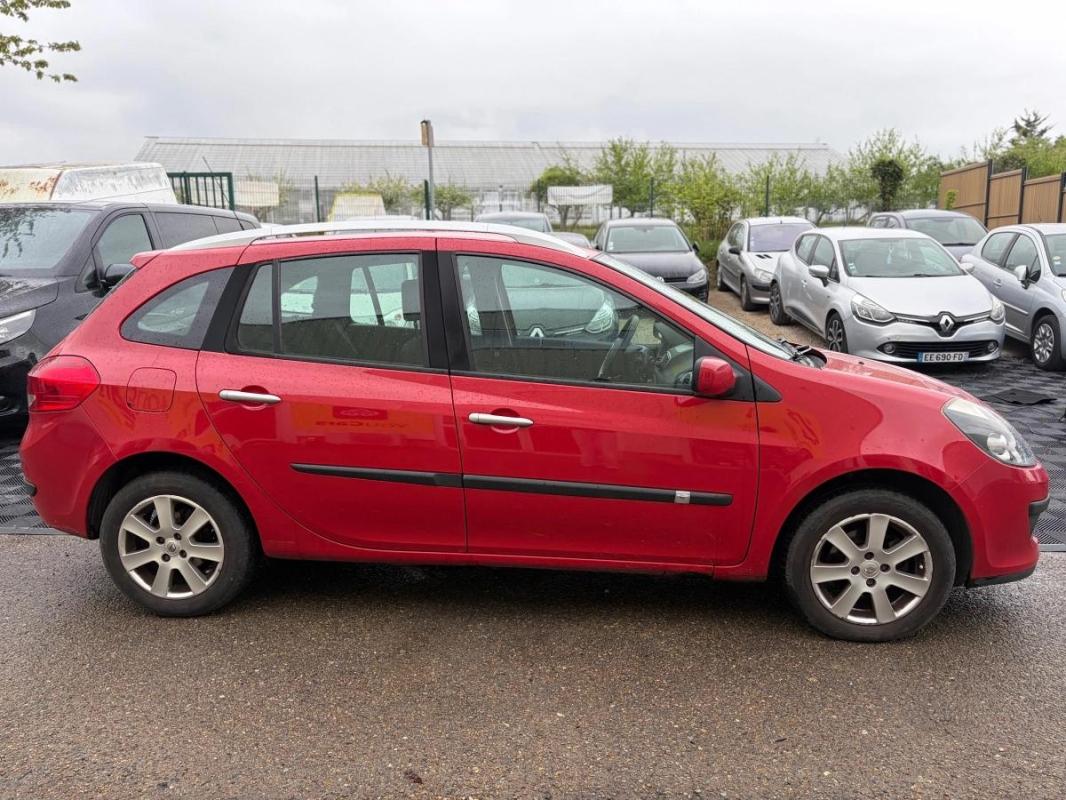 Renault Clio ESTATE 1.5 DCI 105 DYNAMIQUE - ENTRETIEN A JOUR CLIMATISATION BOITE 6