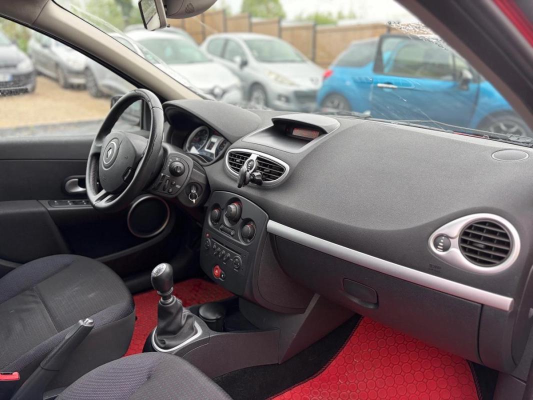 Renault Clio ESTATE 1.5 DCI 105 DYNAMIQUE - ENTRETIEN A JOUR CLIMATISATION BOITE 6