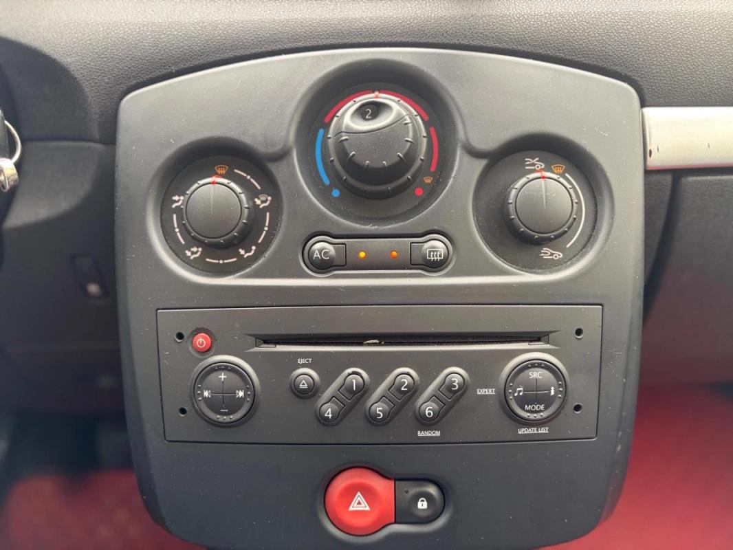 Renault Clio ESTATE 1.5 DCI 105 DYNAMIQUE - ENTRETIEN A JOUR CLIMATISATION BOITE 6