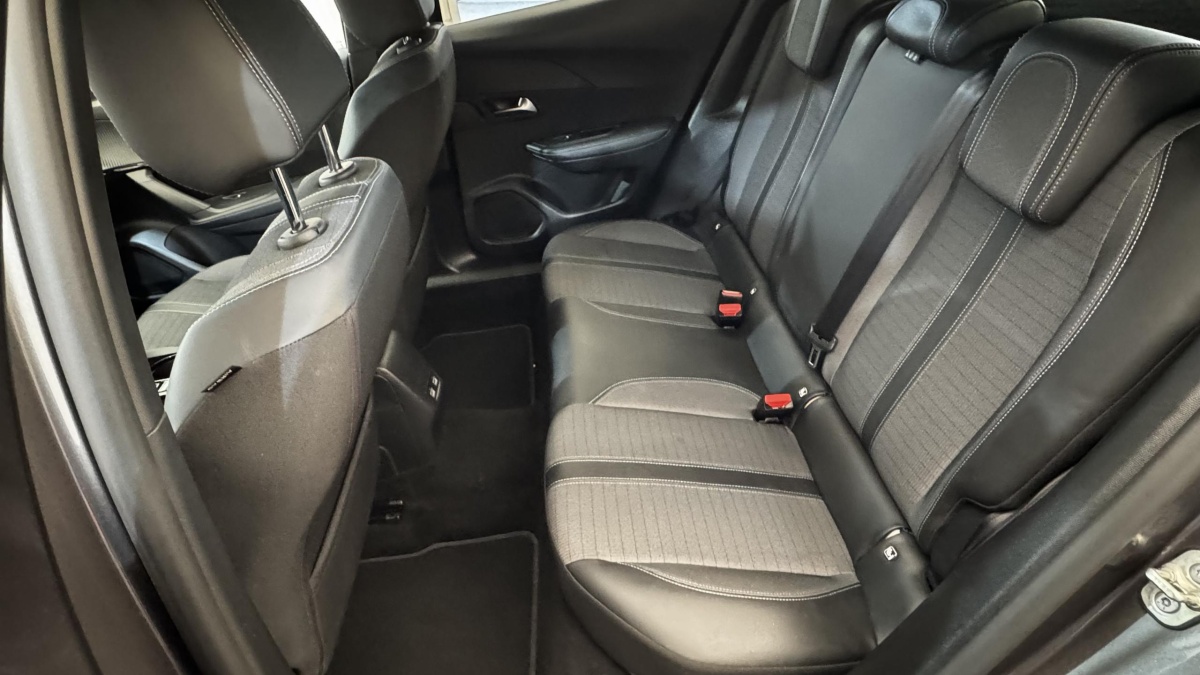 Peugeot 2008 II PureTech 130 S&S EAT8 ALLURE PACK