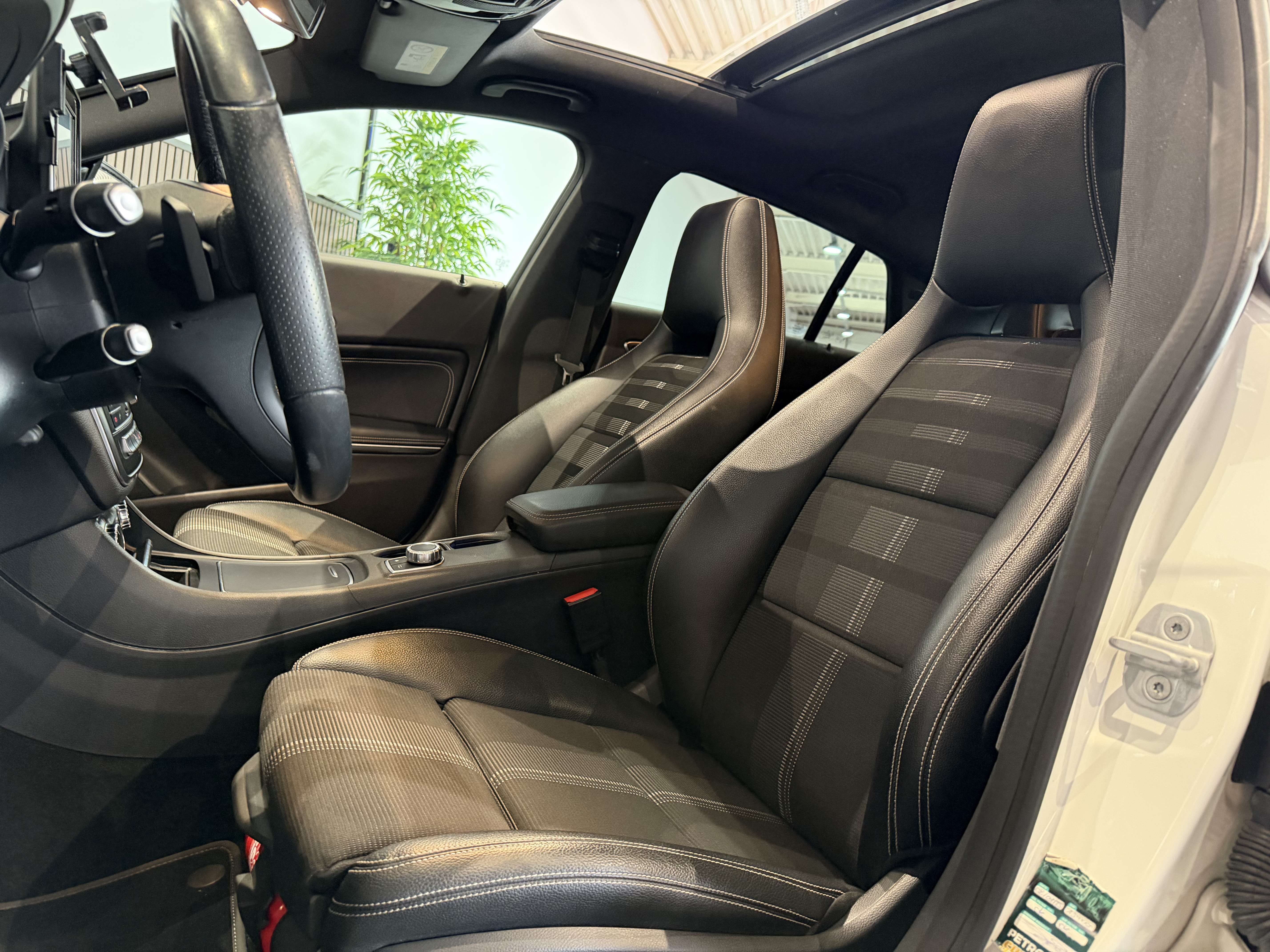 Mercedes-Benz CLA 180 d Business Solution - AUTOMATIQUE - GARANTIE 12MOIS