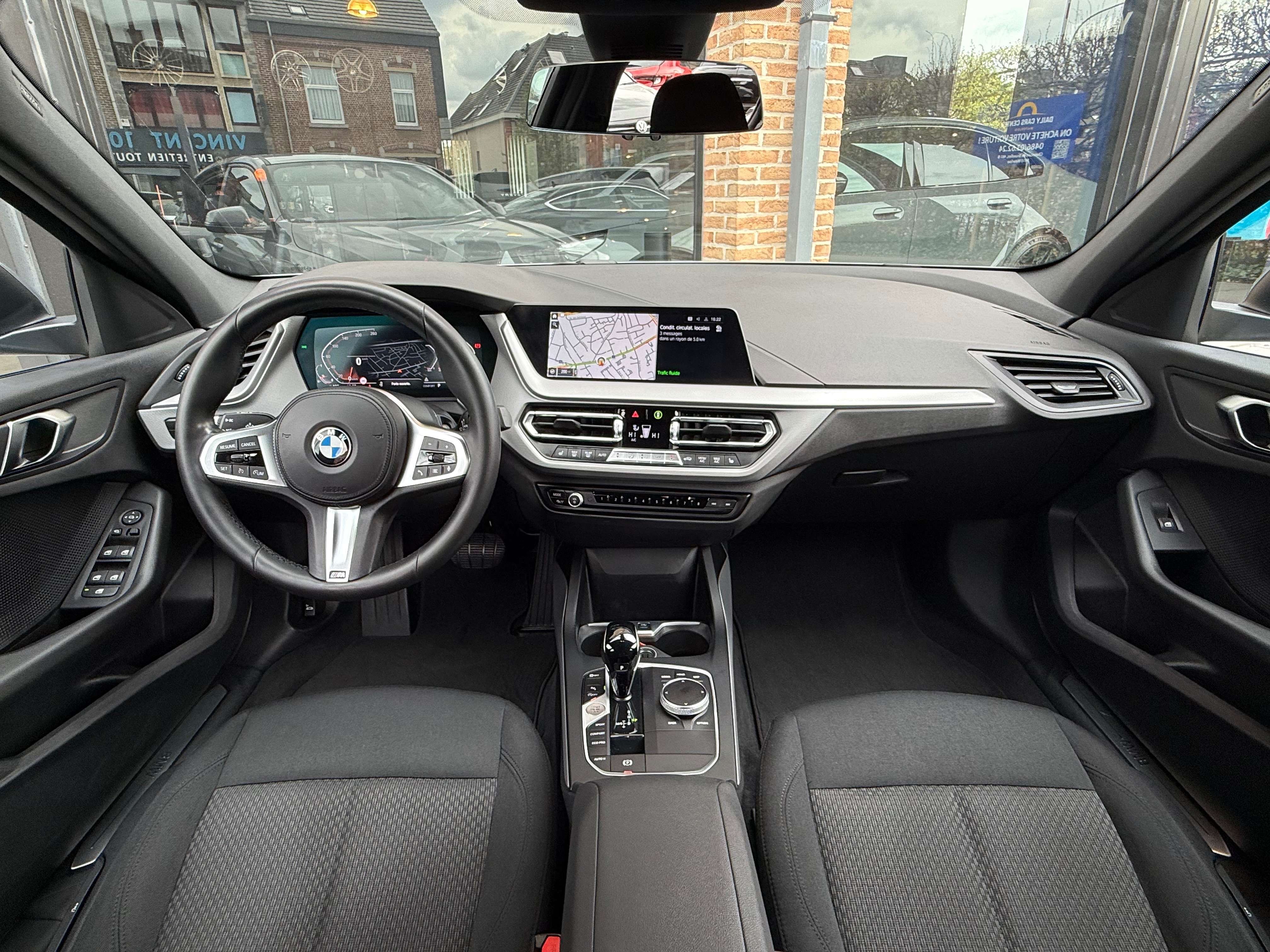 BMW 118 iA OPF Volant M I S.chauff I Led I CarPlay