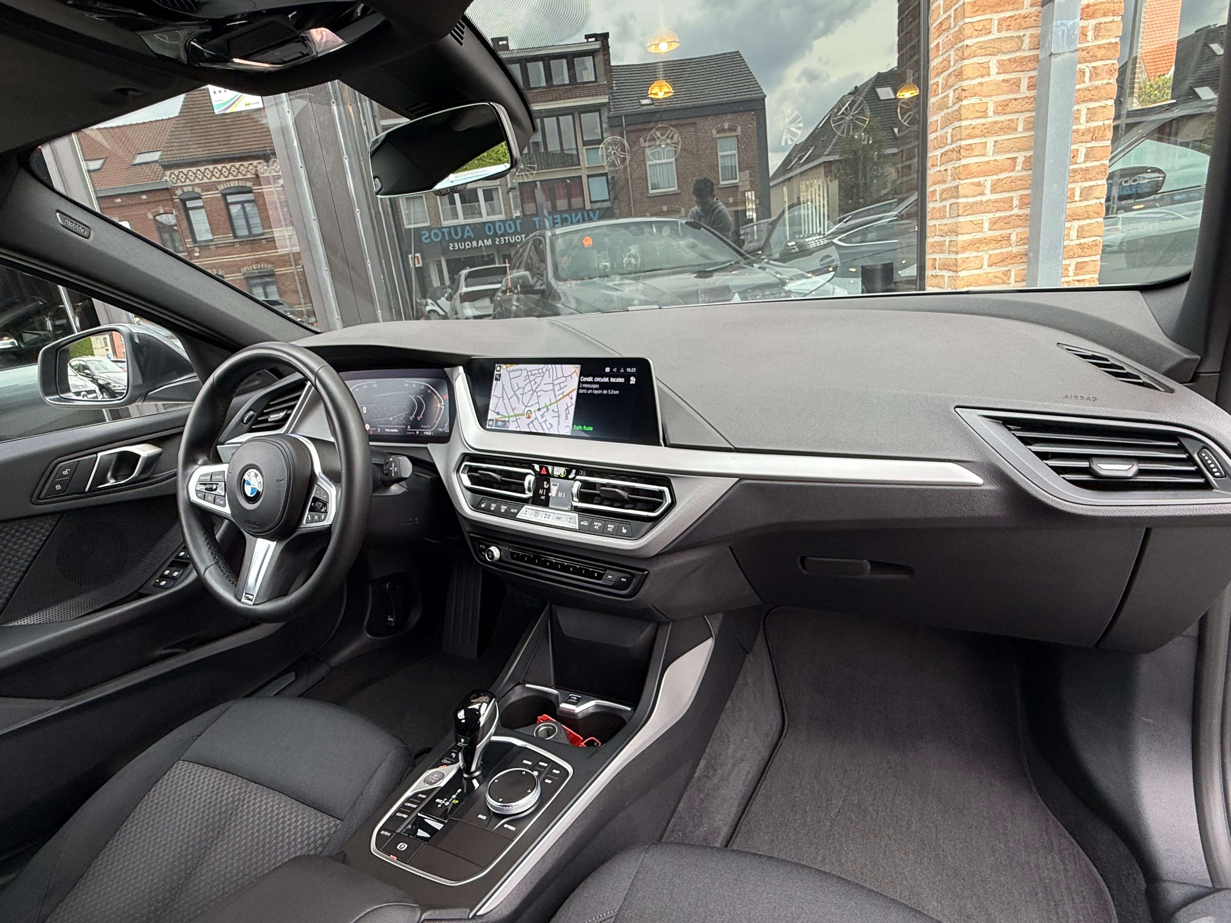 BMW 118 iA OPF Volant M I S.chauff I Led I CarPlay
