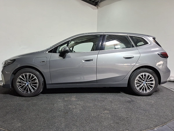 BMW 225 225e XDRIVE I 2 JAAR GRATIS ONDERHOUDI | Nav | Hybride | Leder | Led | Automaat