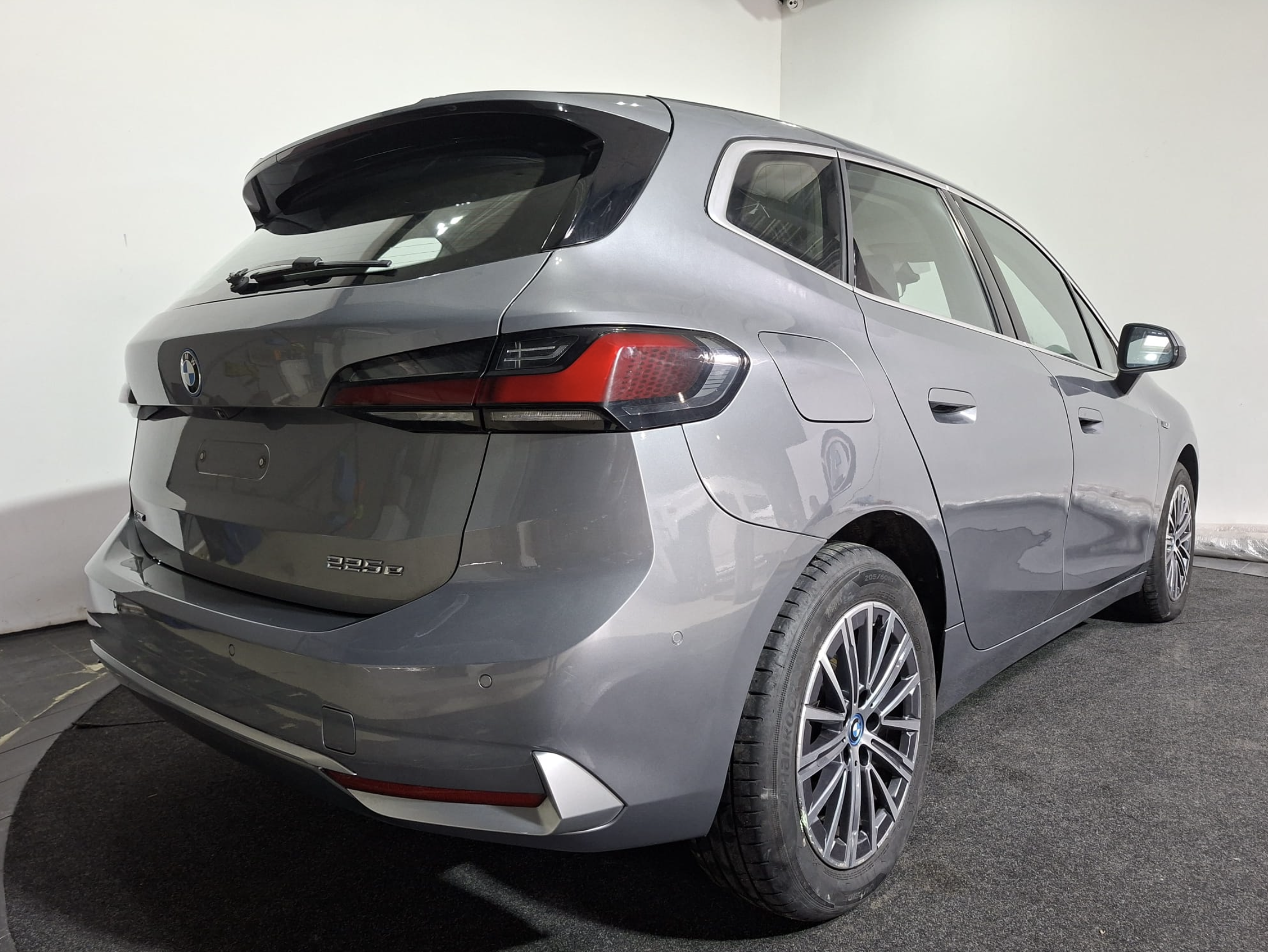 BMW 225 225e XDRIVE I 2 JAAR GRATIS ONDERHOUDI | Nav | Hybride | Leder | Led | Automaat