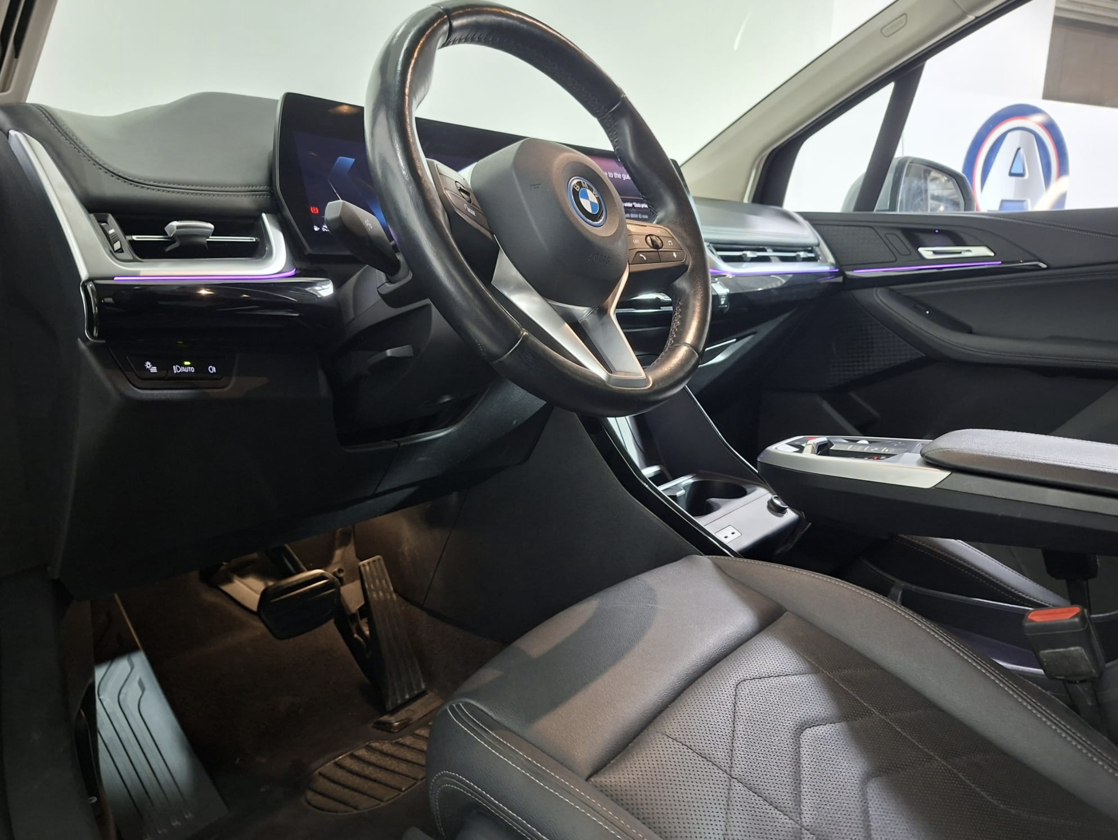 BMW 225 225e XDRIVE I 2 JAAR GRATIS ONDERHOUDI | Nav | Hybride | Leder | Led | Automaat