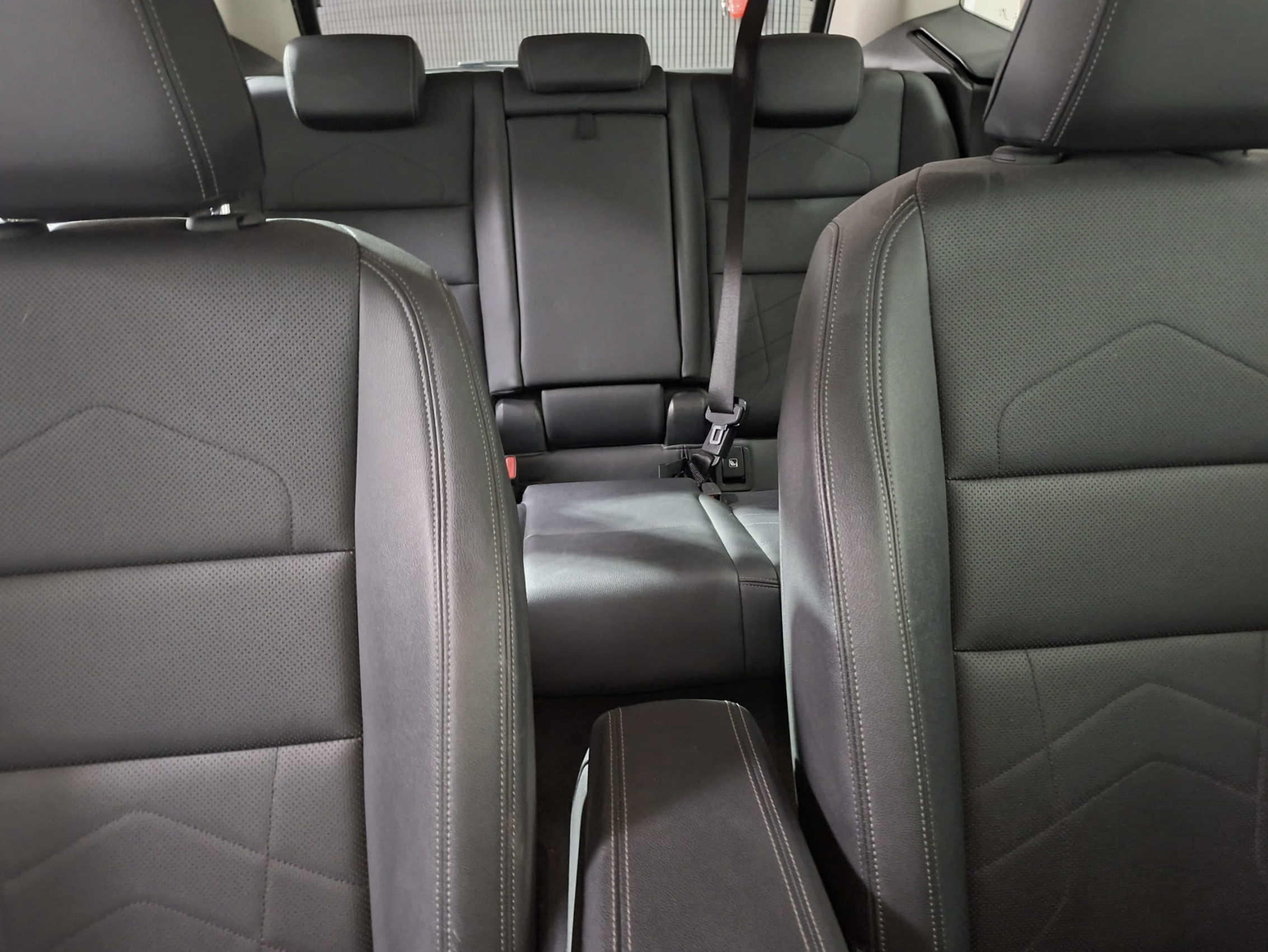 BMW 225 225e XDRIVE I 2 JAAR GRATIS ONDERHOUDI | Nav | Hybride | Leder | Led | Automaat