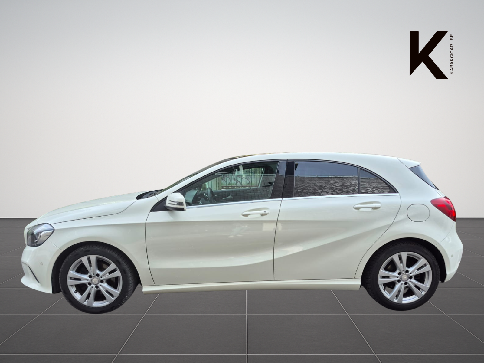 Mercedes-Benz A 180 Sensation - Premium Accessible et Petit Budget - Garantie 12 Mois avec Entretien Effectué - Dispo Rapide - Zone LEZ Ok