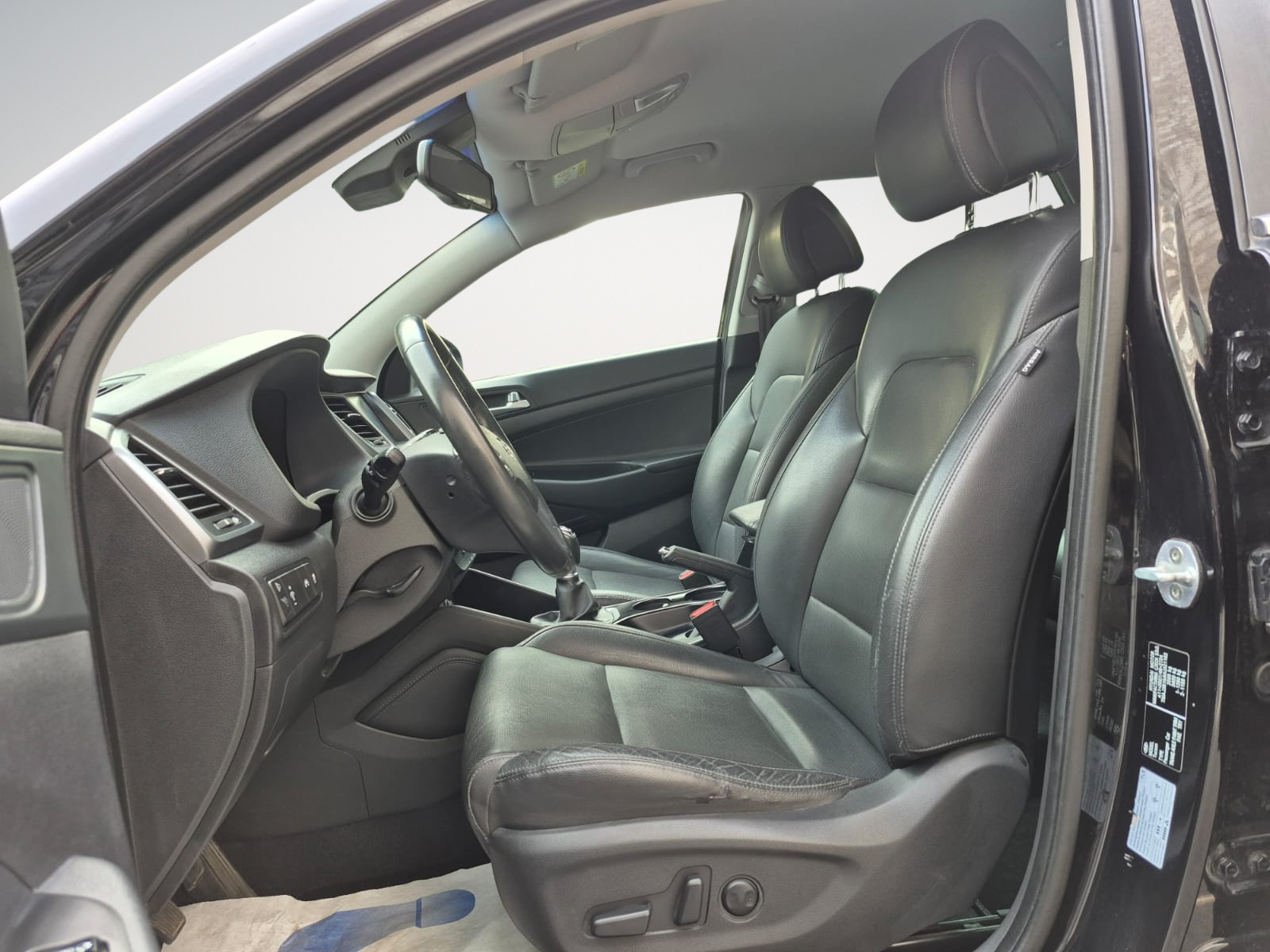 Hyundai TUCSON 1.7 CRDi 2WD Premium - SUV Fiable Idéal Famille - Garantie 12 Mois avec Entretien effectué - Zone LEZ Ok