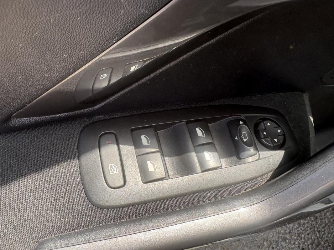 Peugeot 2008 VTI 82CV STYLE BVM5