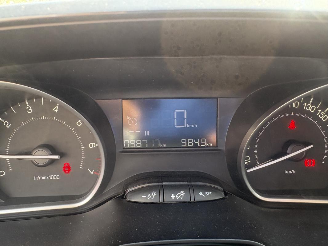 Peugeot 2008 VTI 82CV STYLE BVM5