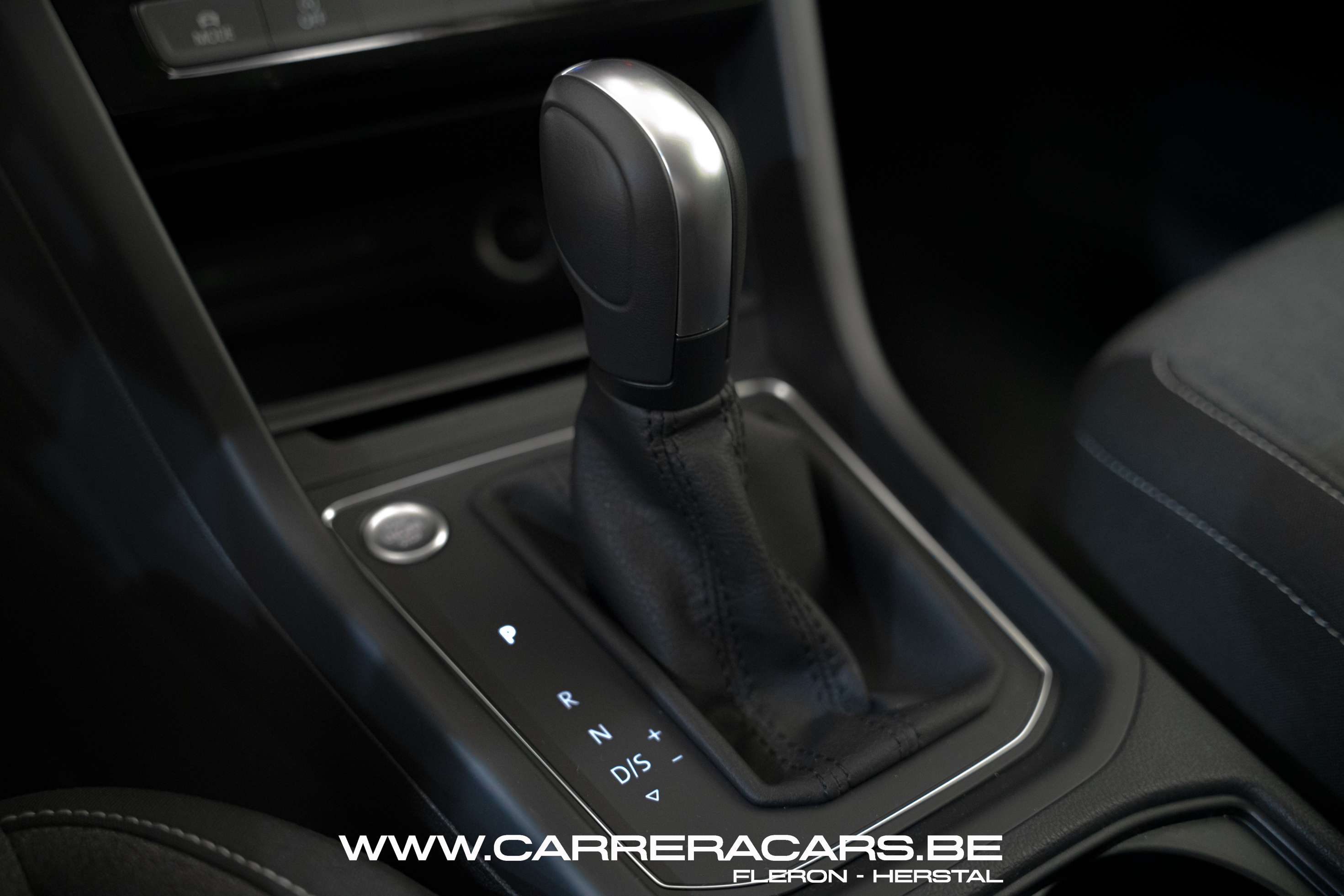 Volkswagen Touran 1.5 TSI R Line DSG*|7 PLACES*KEYLESS*NAVI*CAMERA*ATTELAGE*GARANTIE