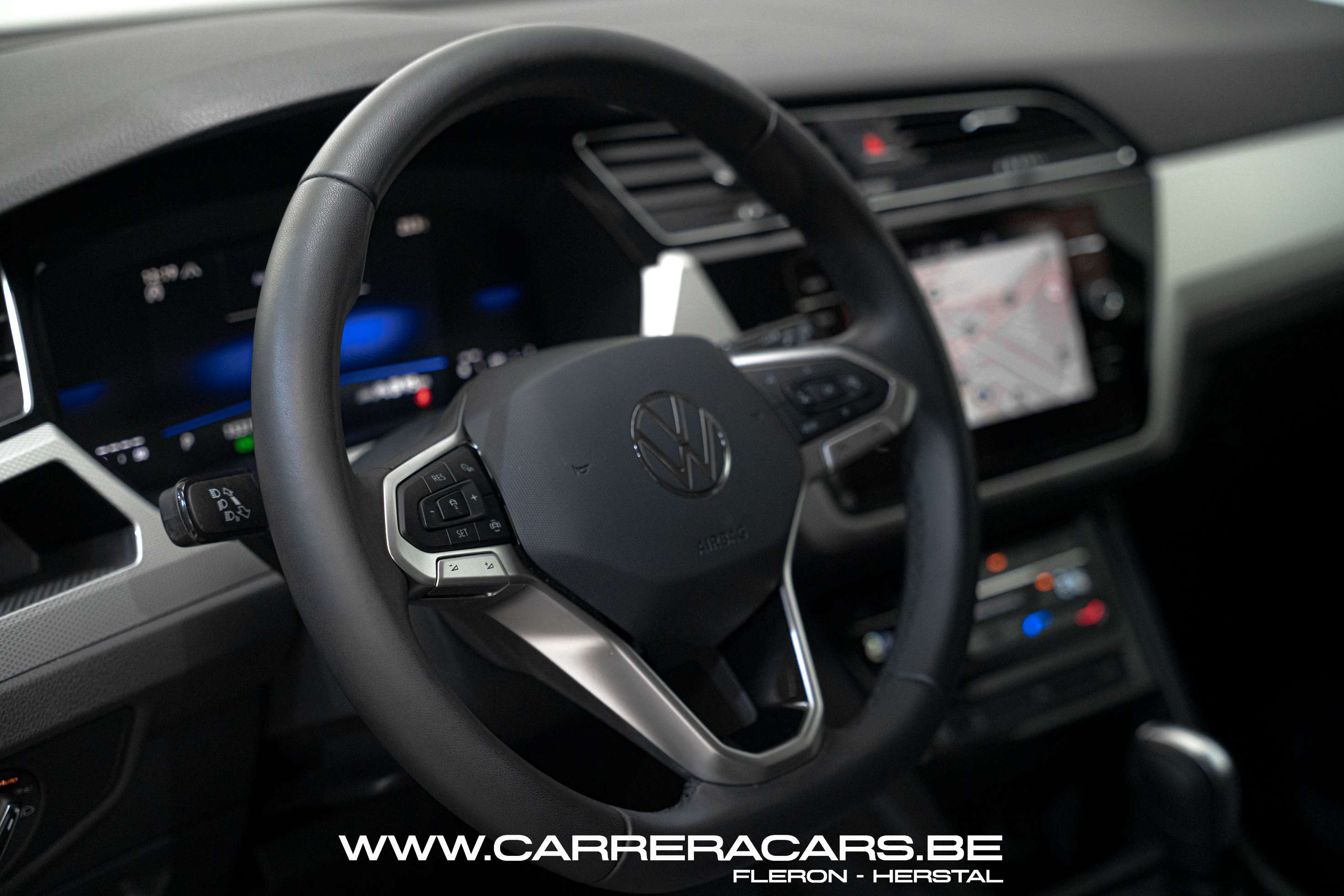 Volkswagen Touran 1.5 TSI R Line DSG*|7 PLACES*KEYLESS*NAVI*CAMERA*ATTELAGE*GARANTIE