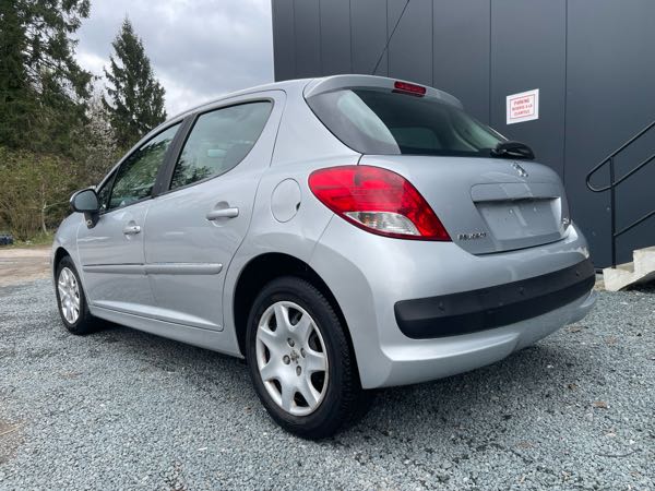 Peugeot 207 (2) 1.4 VTI 95 URBAN MOVE 5P