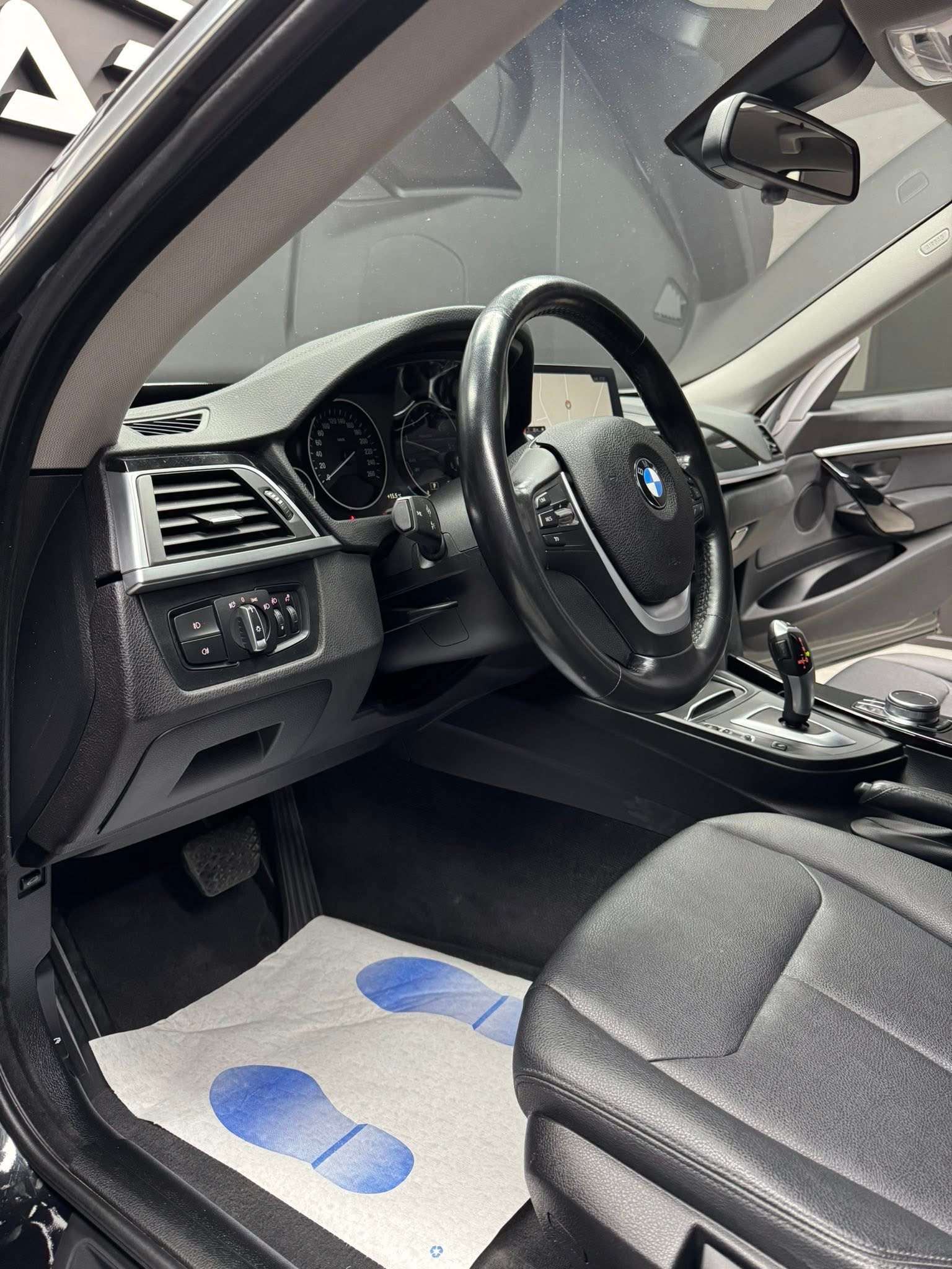 BMW 318 Gran Turismo 318 dA Luxury Line **12 mois de garantie**