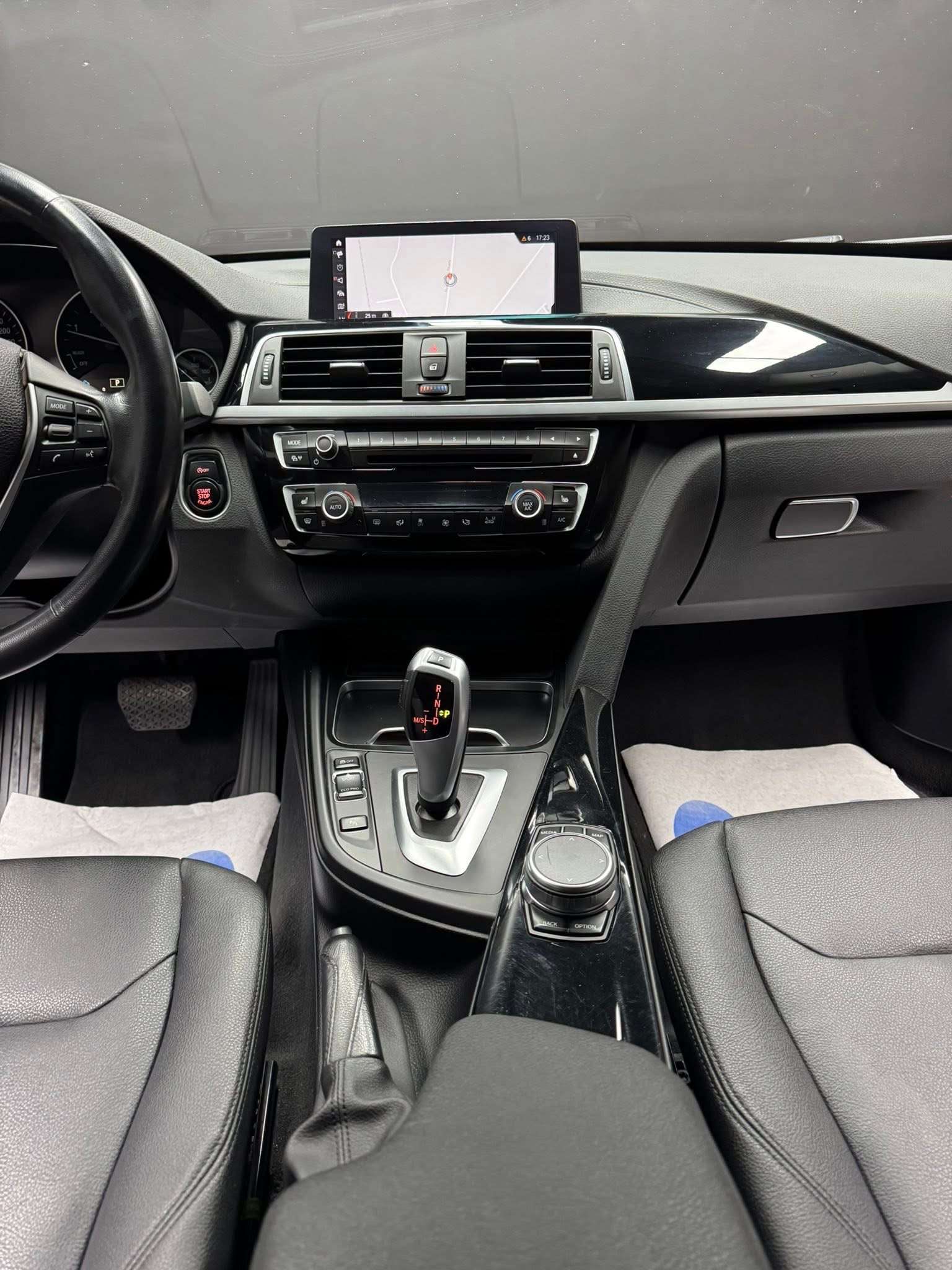 BMW 318 Gran Turismo 318 dA Luxury Line **12 mois de garantie**