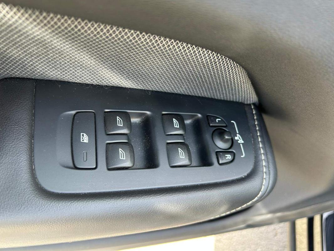 Volvo Xc60 B4 197 ch Geartronic 8 Plus Style Dark