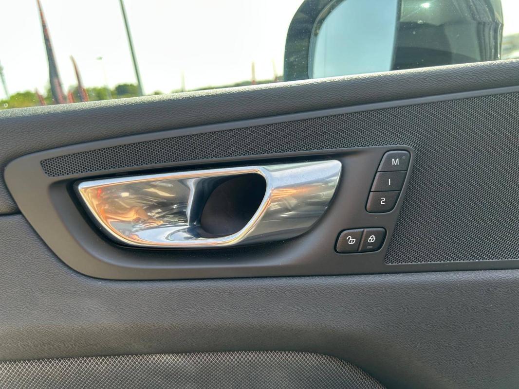 Volvo Xc60 B4 197 ch Geartronic 8 Plus Style Dark