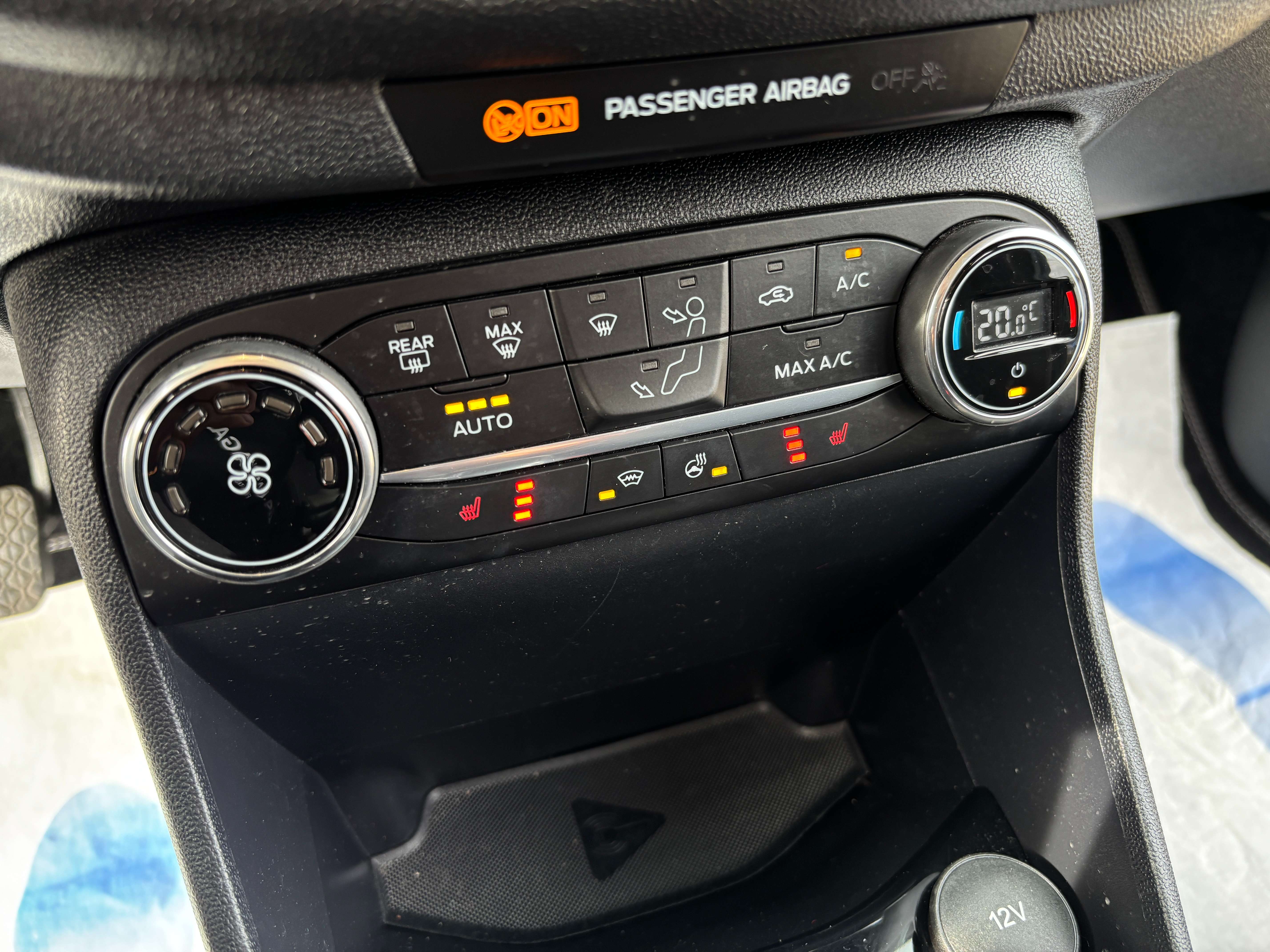 Ford Fiesta 1.0 EcoBoost *CARPLAY*VOLANT+SIEGE CHAUFF*1ER PROPRIO*GARANTIE*