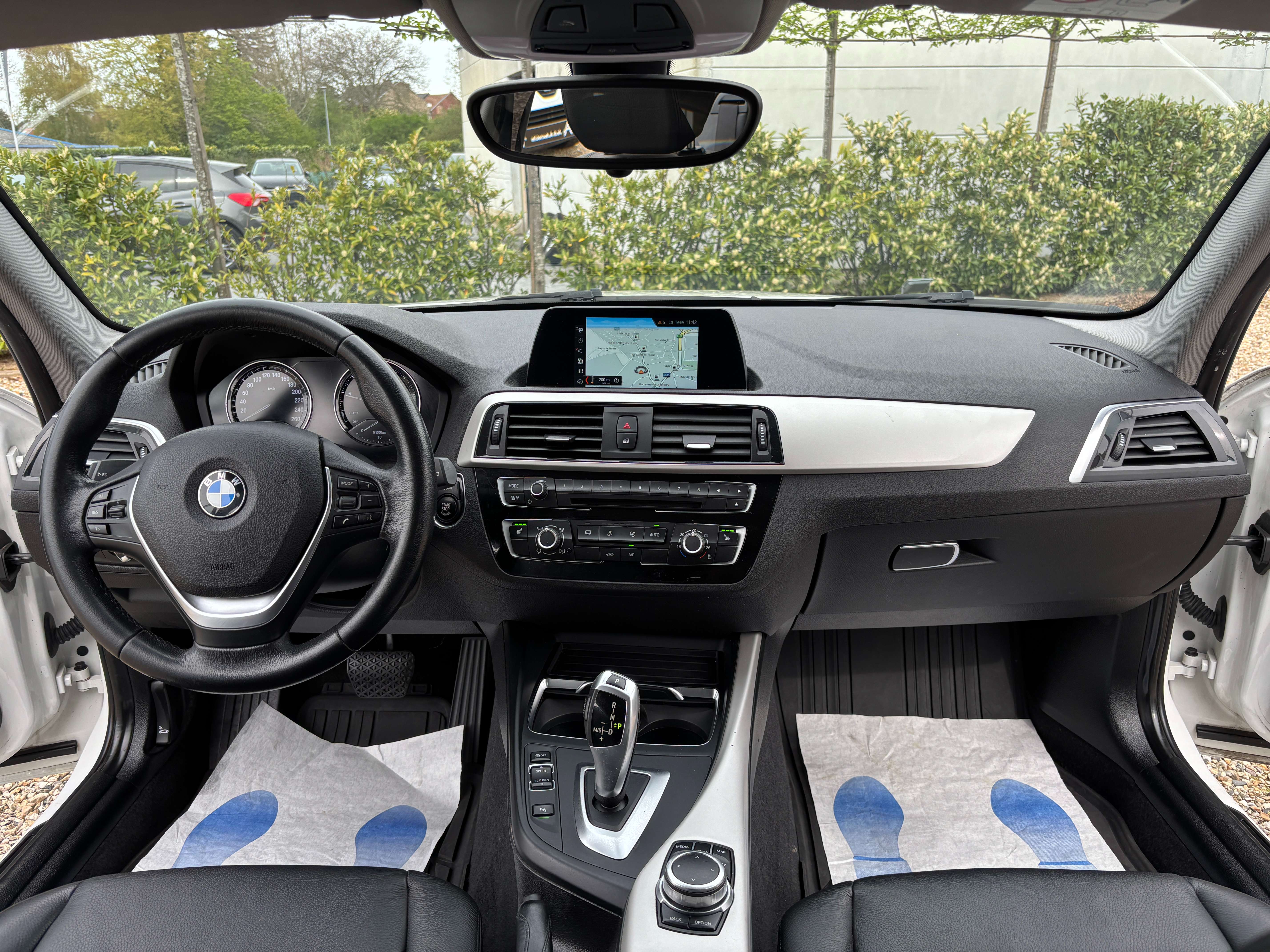 BMW 118 iA *CAPTEUR AV+AR*SIEGE CHAUFF*CRUISE CONTROL*GARANTIE*