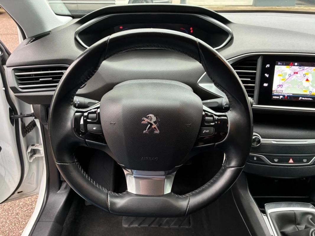 Peugeot 308 PHASE 2 1,5 BLUEHDI 130 BUSINESS | 1ERE MAIN FR SUIVI ENTRETIEN CARPLAY FX531