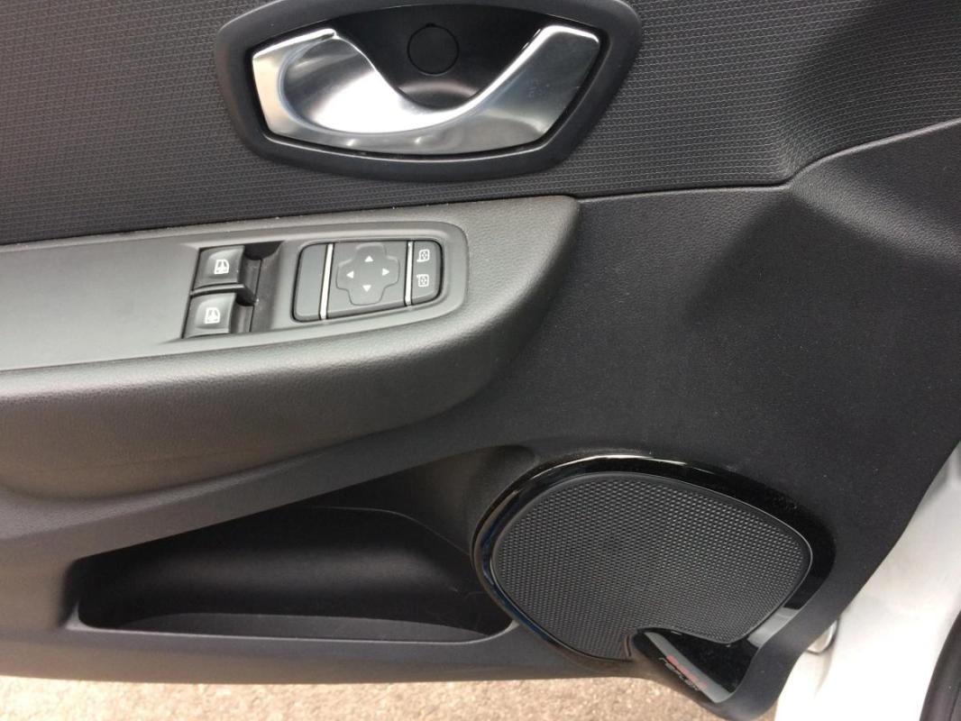 Renault Clio 4 (IV) PH2 | DCI 75 BUSINESS 1 MAIN FR SUIVI SOCIETE 2 PLACES GPS RADAR FF422