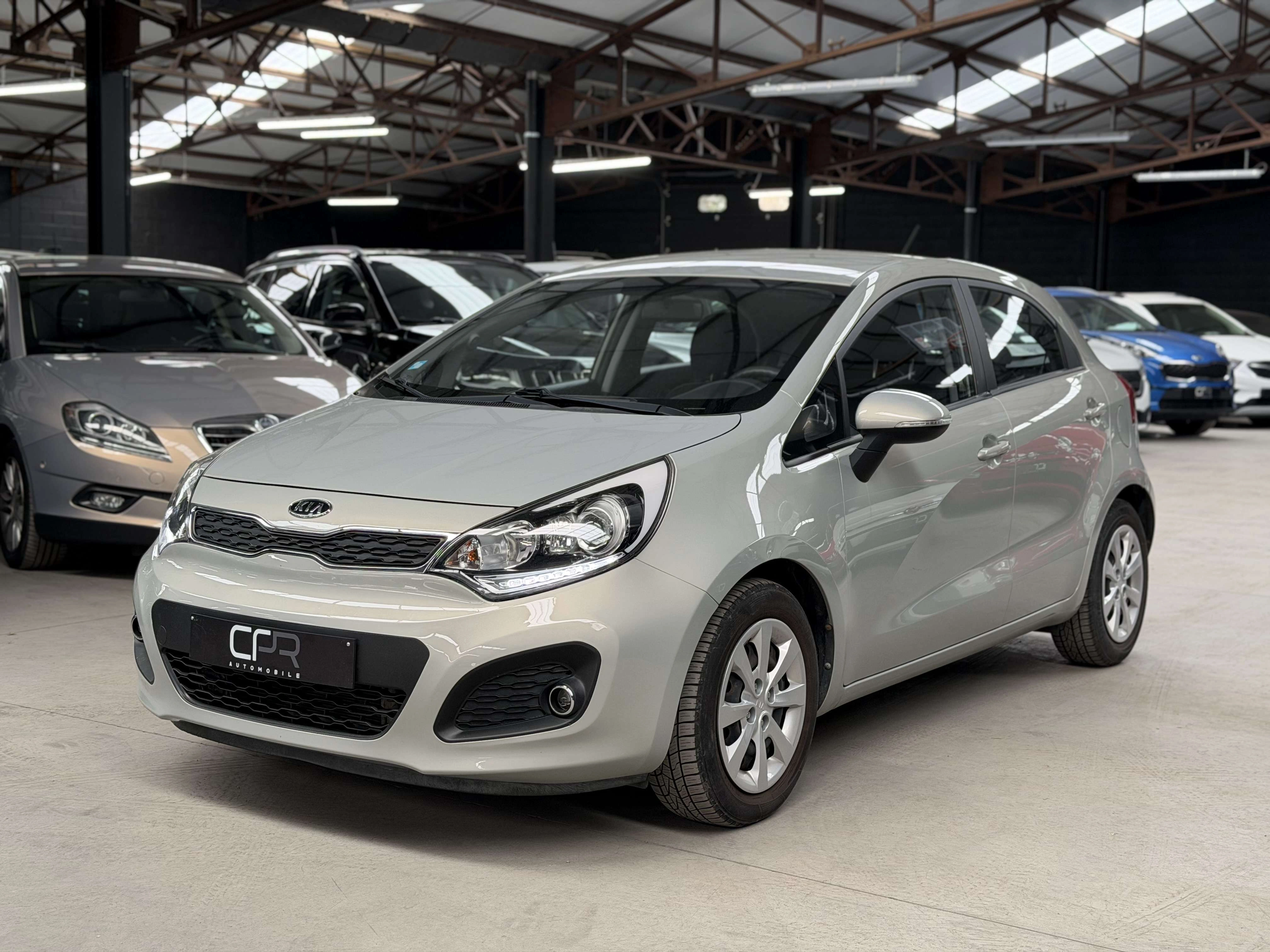Kia Rio 1.1 CRDi * 1e PR * CRUISE * RADAR * CLIM * BLUETOO