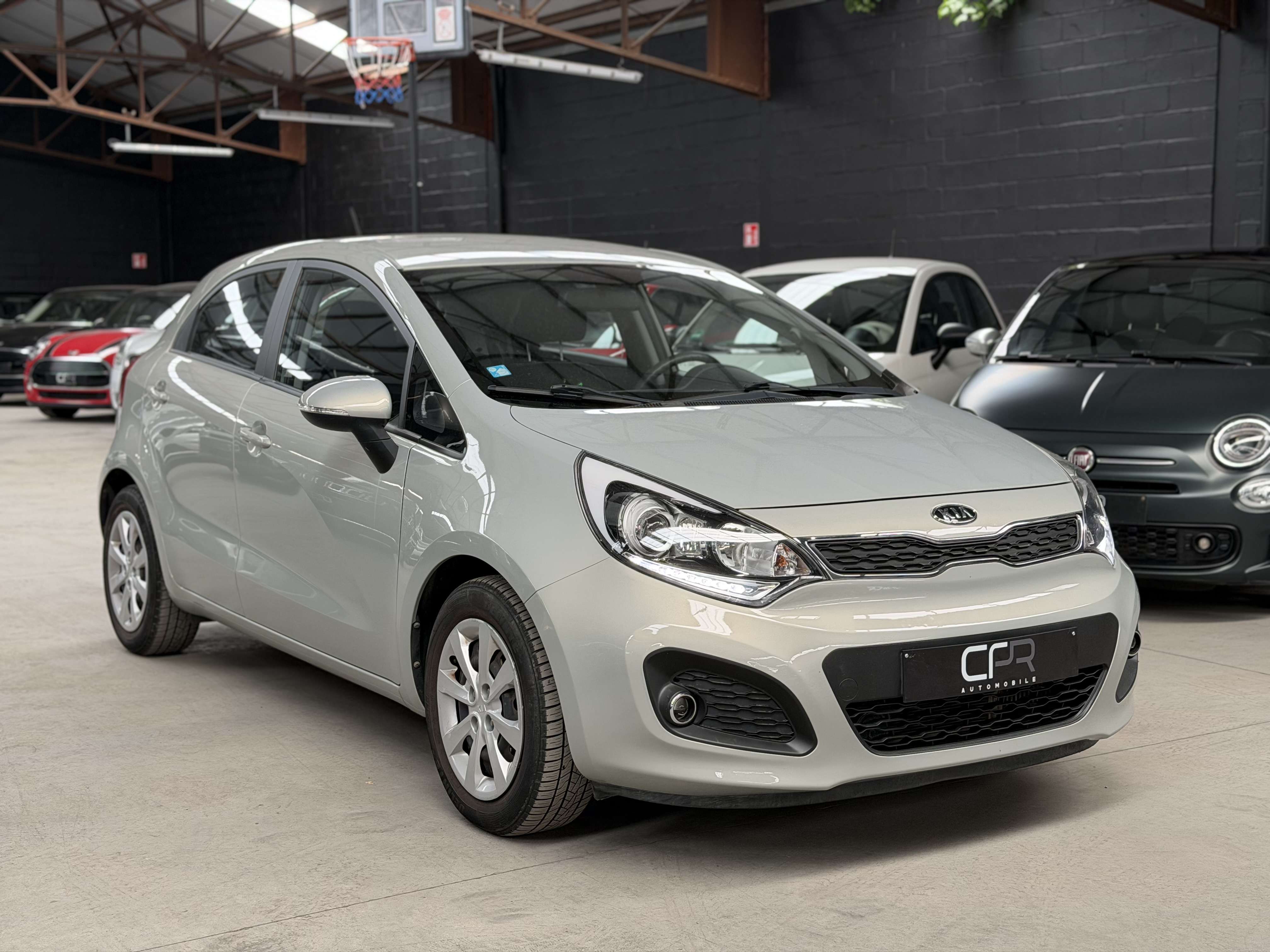 Kia Rio 1.1 CRDi * 1e PR * CRUISE * RADAR * CLIM * BLUETOO