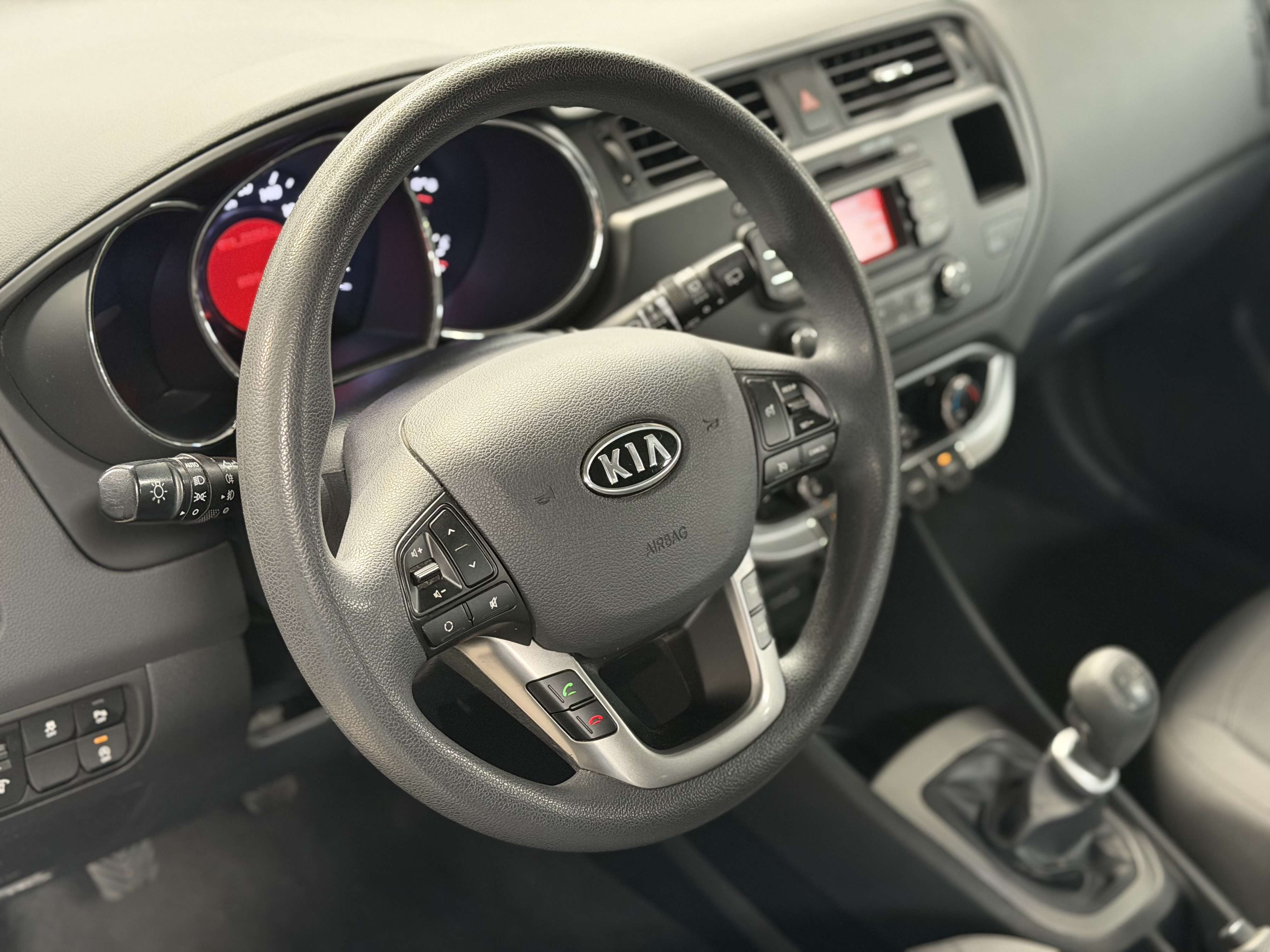 Kia Rio 1.1 CRDi * 1e PR * CRUISE * RADAR * CLIM * BLUETOO