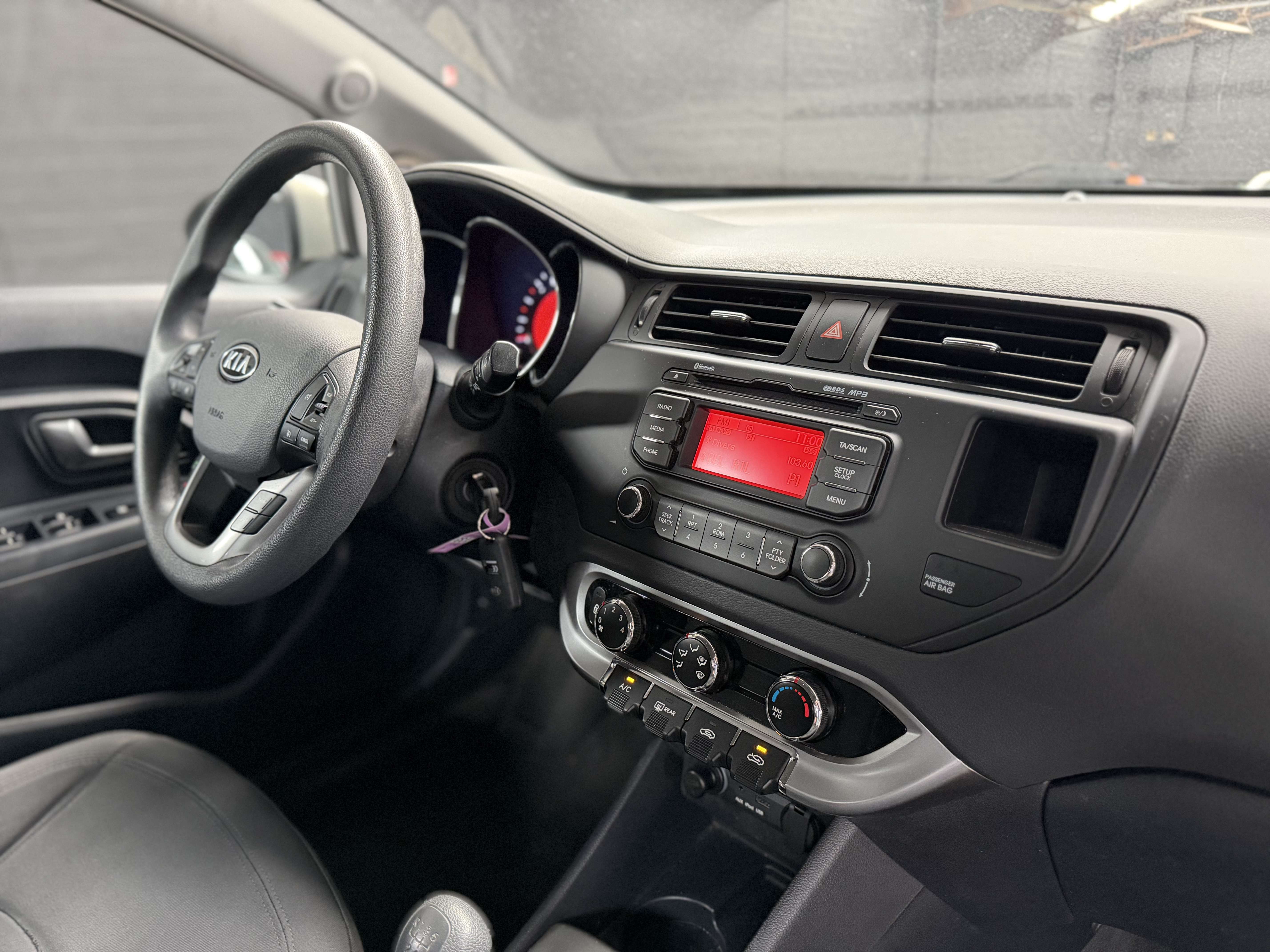 Kia Rio 1.1 CRDi * 1e PR * CRUISE * RADAR * CLIM * BLUETOO
