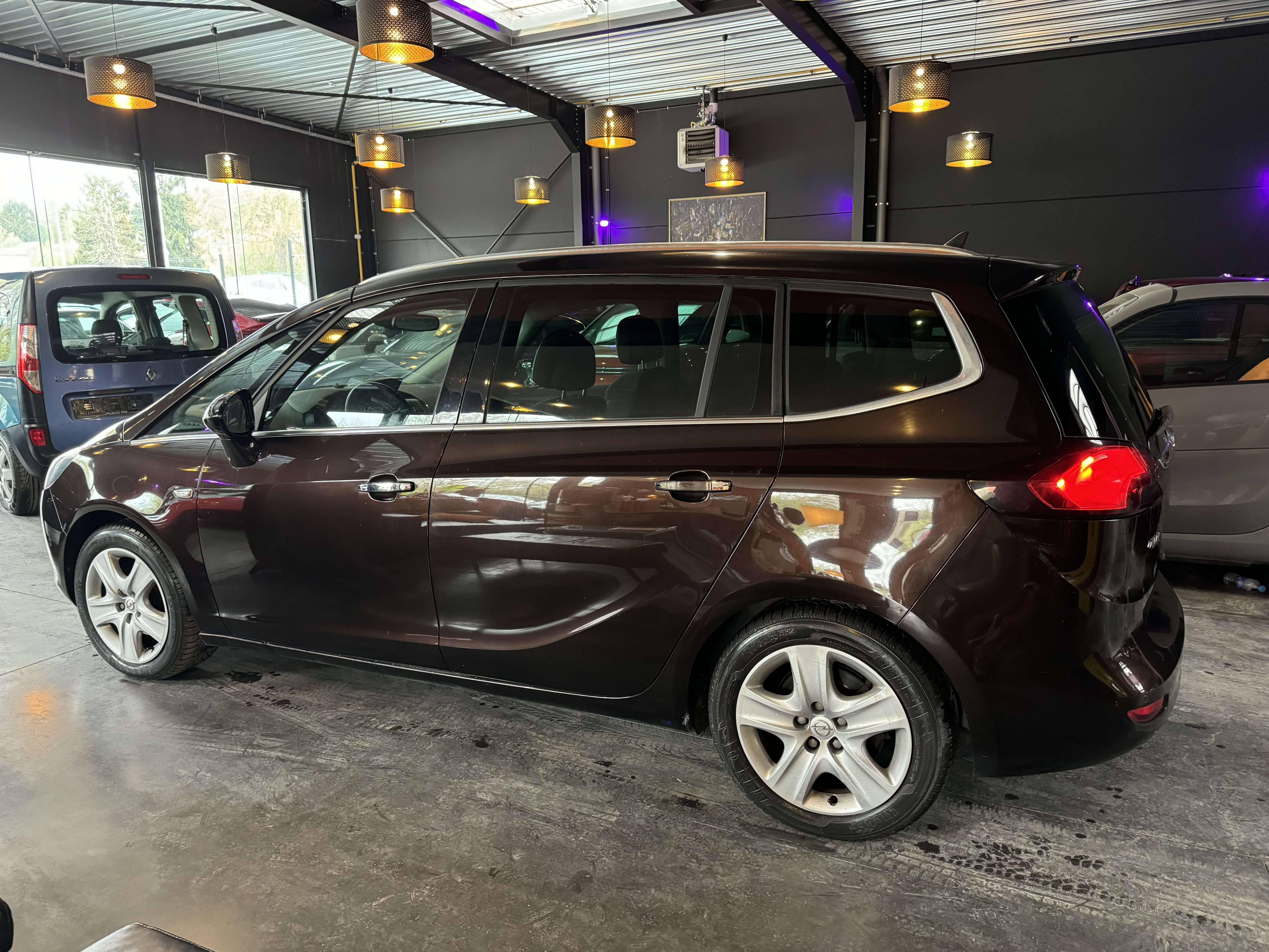 Opel Zafira Tourer 1.4 Turbo AUTOMATIQUE - LIM/REG - A/C - NAV - CAM