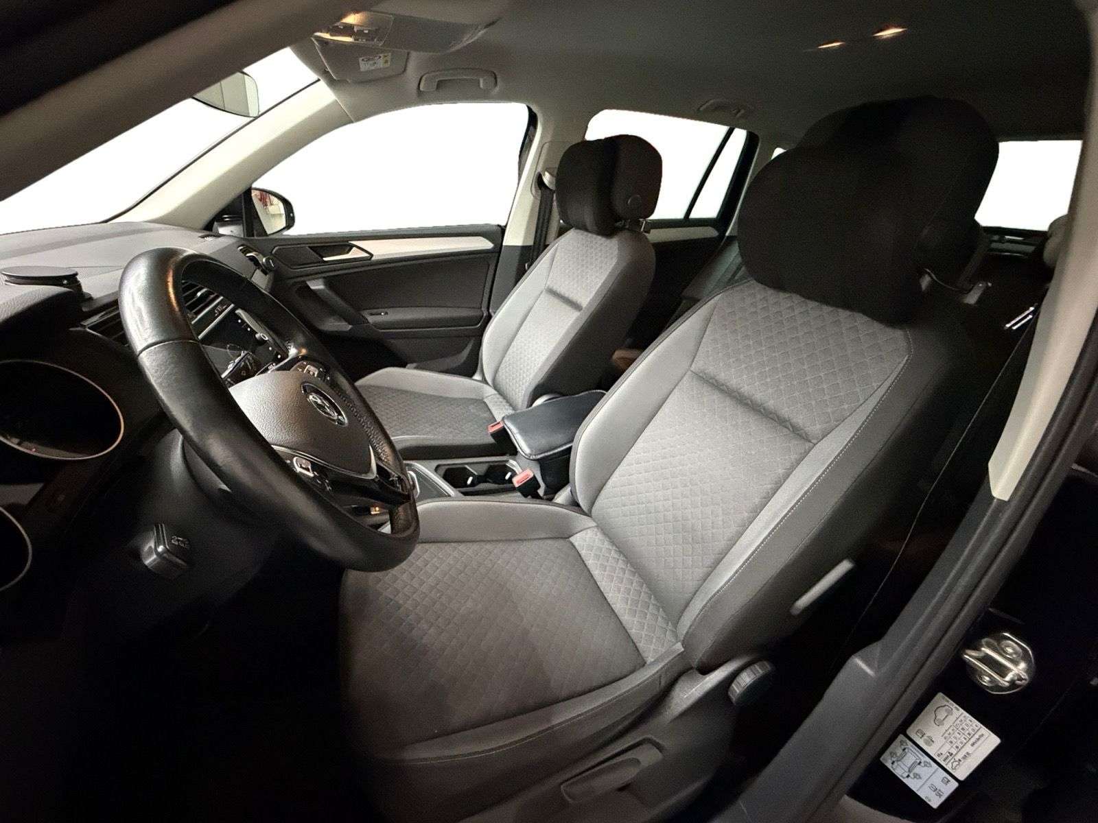 Volkswagen Tiguan Tiguan 1.5 TSI ACT Comfortline OPF DSG / GARANTIE 12 MOIS VW / BELGE / CARNET COMPLET