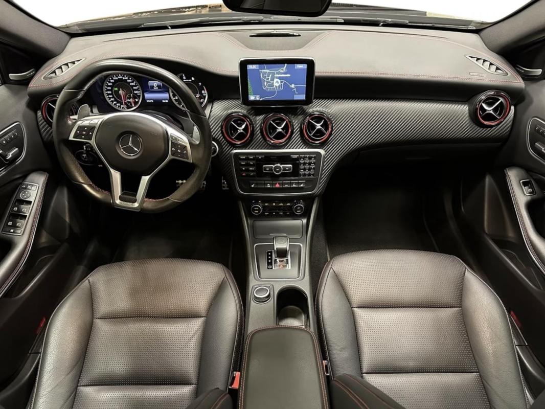 Mercedes-Benz Classe A 45 - BV Speedshift DCT AMG BERLINE BM 176 4-Matic / NORDLICHTVIOLETT