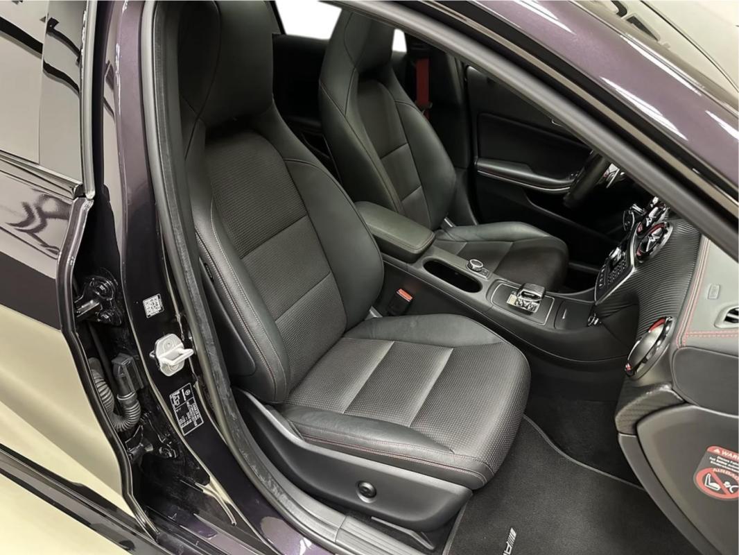 Mercedes-Benz Classe A 45 - BV Speedshift DCT AMG BERLINE BM 176 4-Matic / NORDLICHTVIOLETT