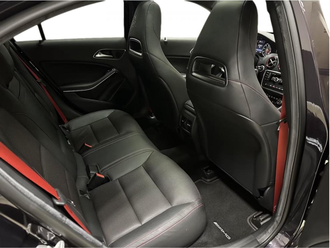 Mercedes-Benz Classe A 45 - BV Speedshift DCT AMG BERLINE BM 176 4-Matic / NORDLICHTVIOLETT
