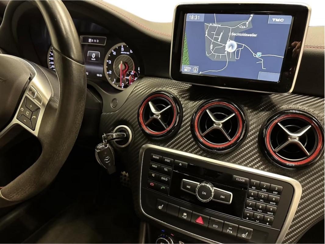 Mercedes-Benz Classe A 45 - BV Speedshift DCT AMG BERLINE BM 176 4-Matic / NORDLICHTVIOLETT