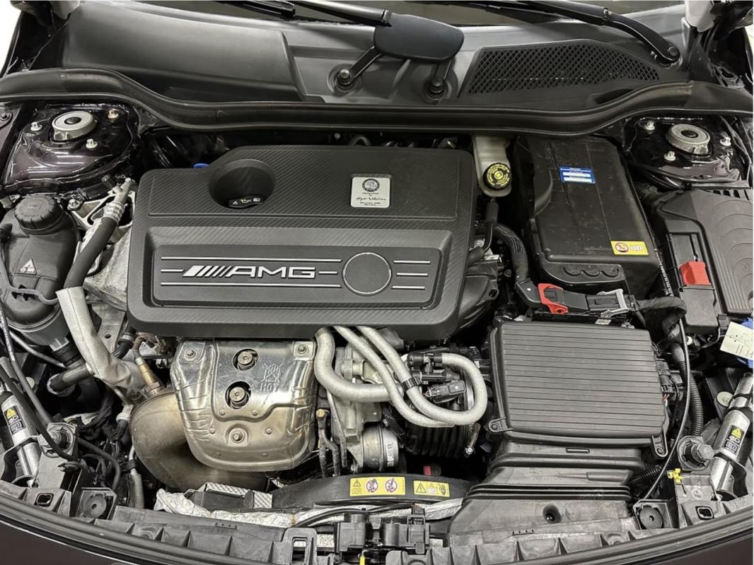 Mercedes-Benz Classe A 45 - BV Speedshift DCT AMG BERLINE BM 176 4-Matic / NORDLICHTVIOLETT