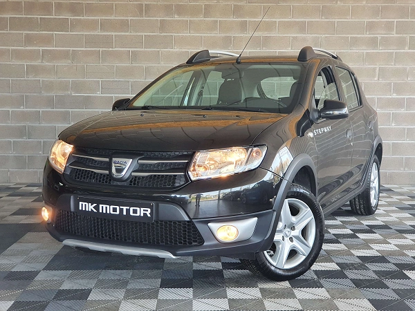 Dacia Sandero 🟢ESSENCE 90CV STEPWAY - GPS - CAPTEURS - CRUISE -BLUETOOTH