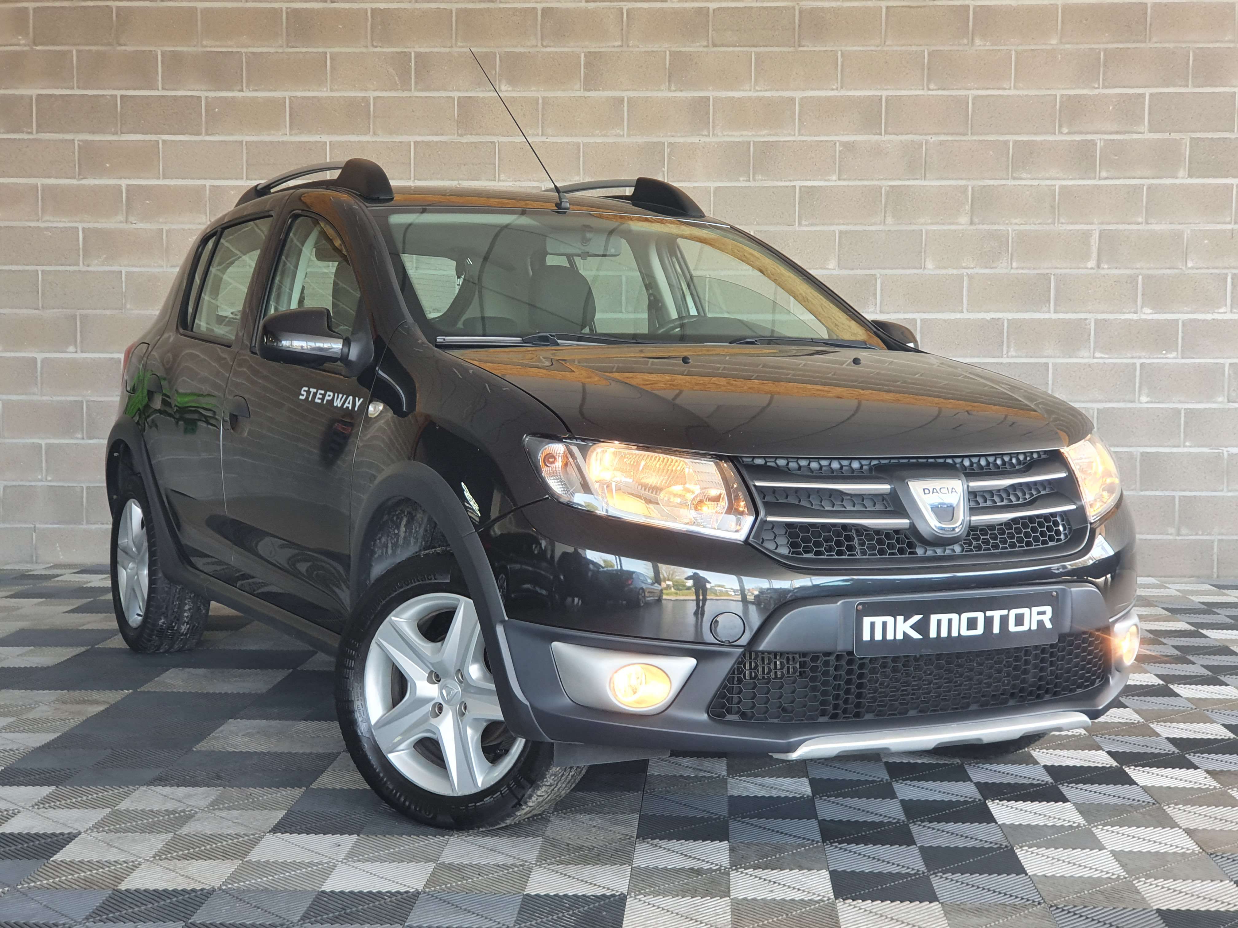 Dacia Sandero 🟢ESSENCE 90CV STEPWAY - GPS - CAPTEURS - CRUISE -BLUETOOTH