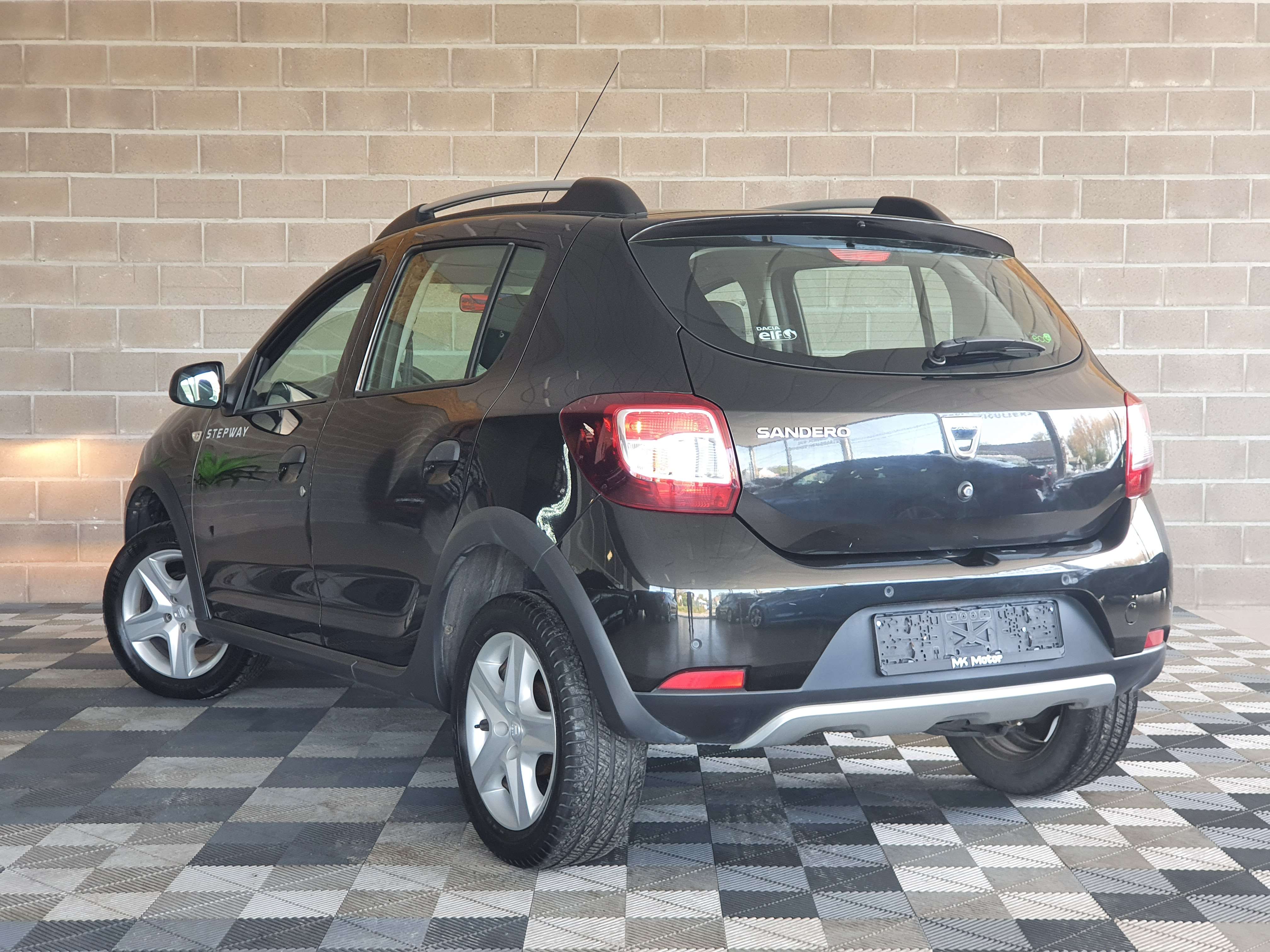 Dacia Sandero 🟢ESSENCE 90CV STEPWAY - GPS - CAPTEURS - CRUISE -BLUETOOTH