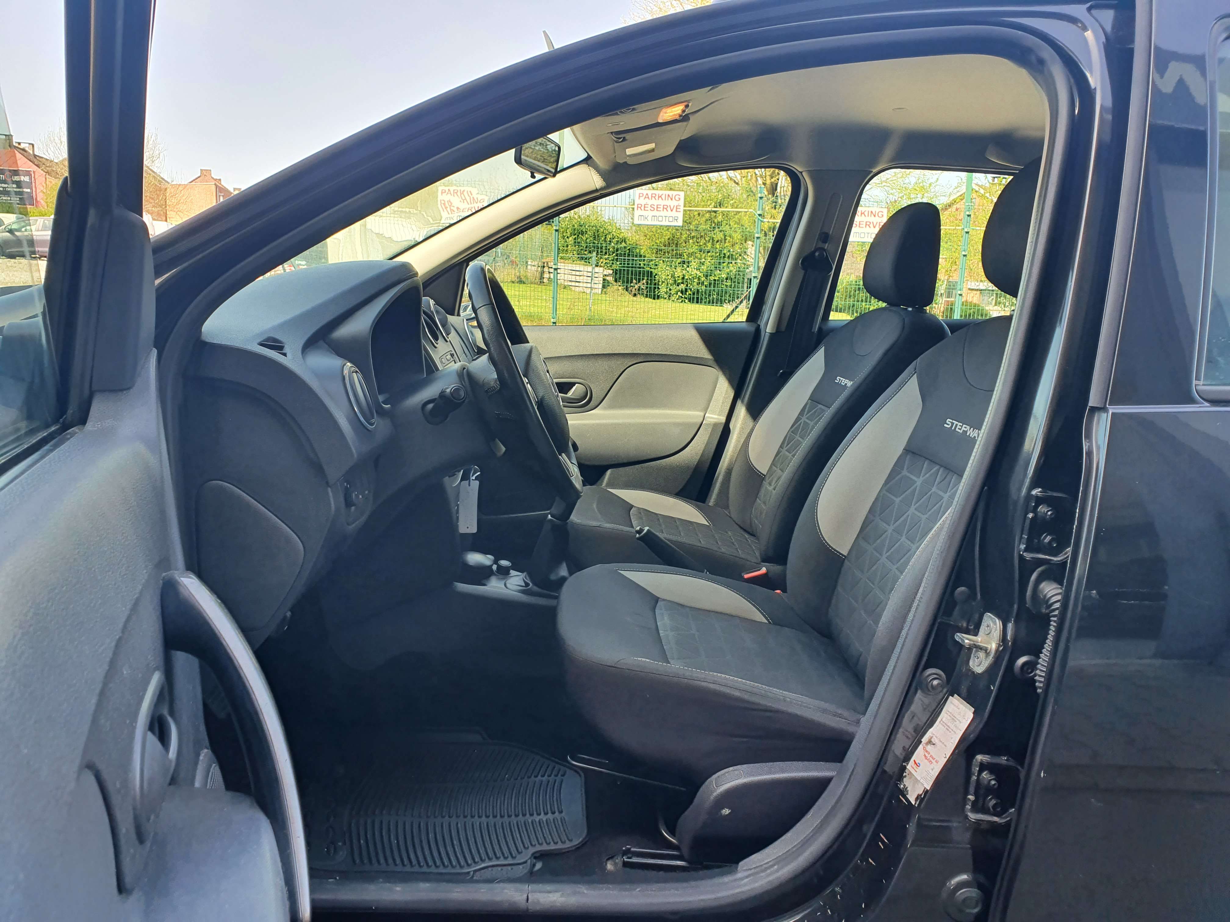 Dacia Sandero 🟢ESSENCE 90CV STEPWAY - GPS - CAPTEURS - CRUISE -BLUETOOTH