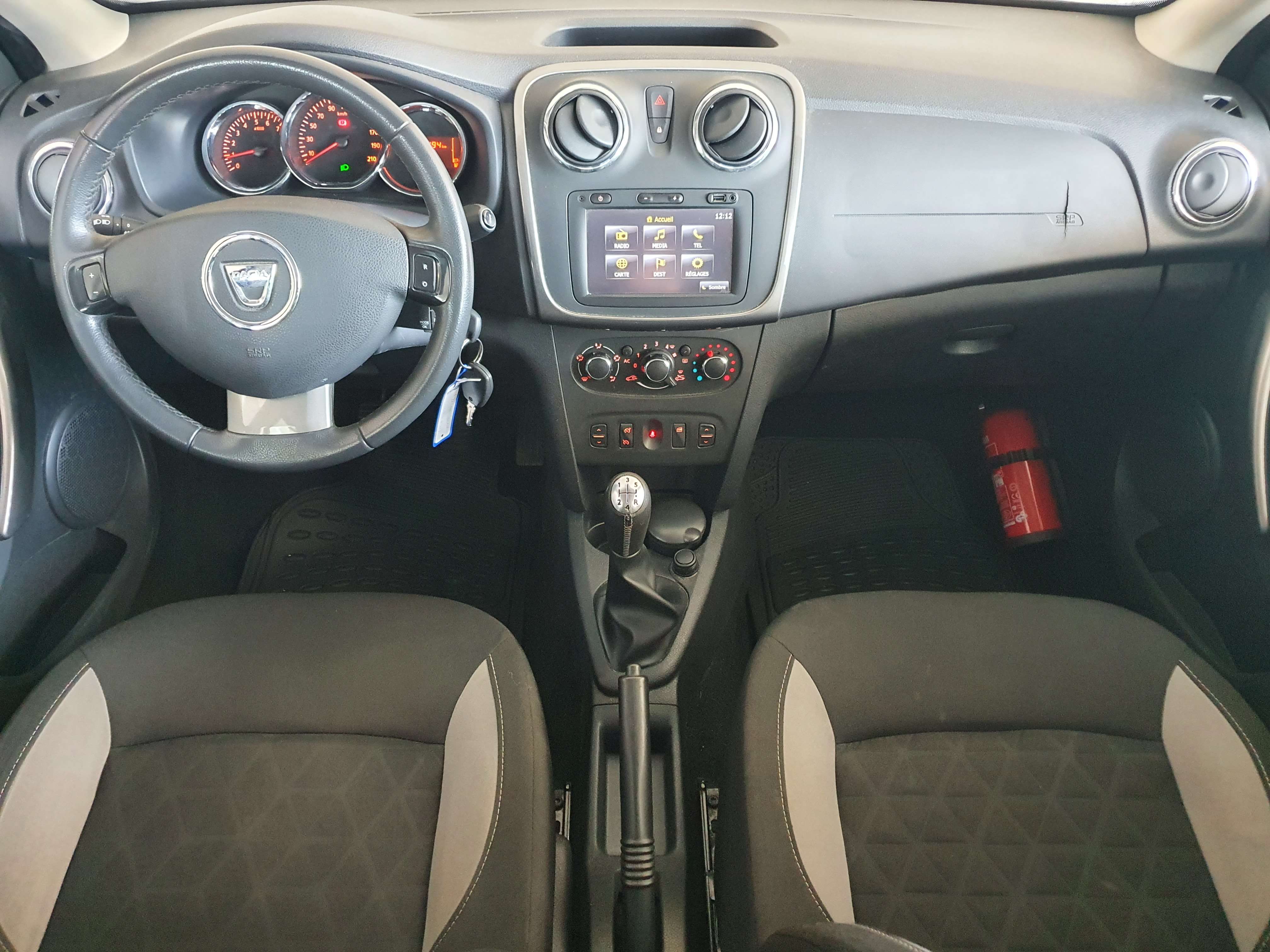 Dacia Sandero 🟢ESSENCE 90CV STEPWAY - GPS - CAPTEURS - CRUISE -BLUETOOTH