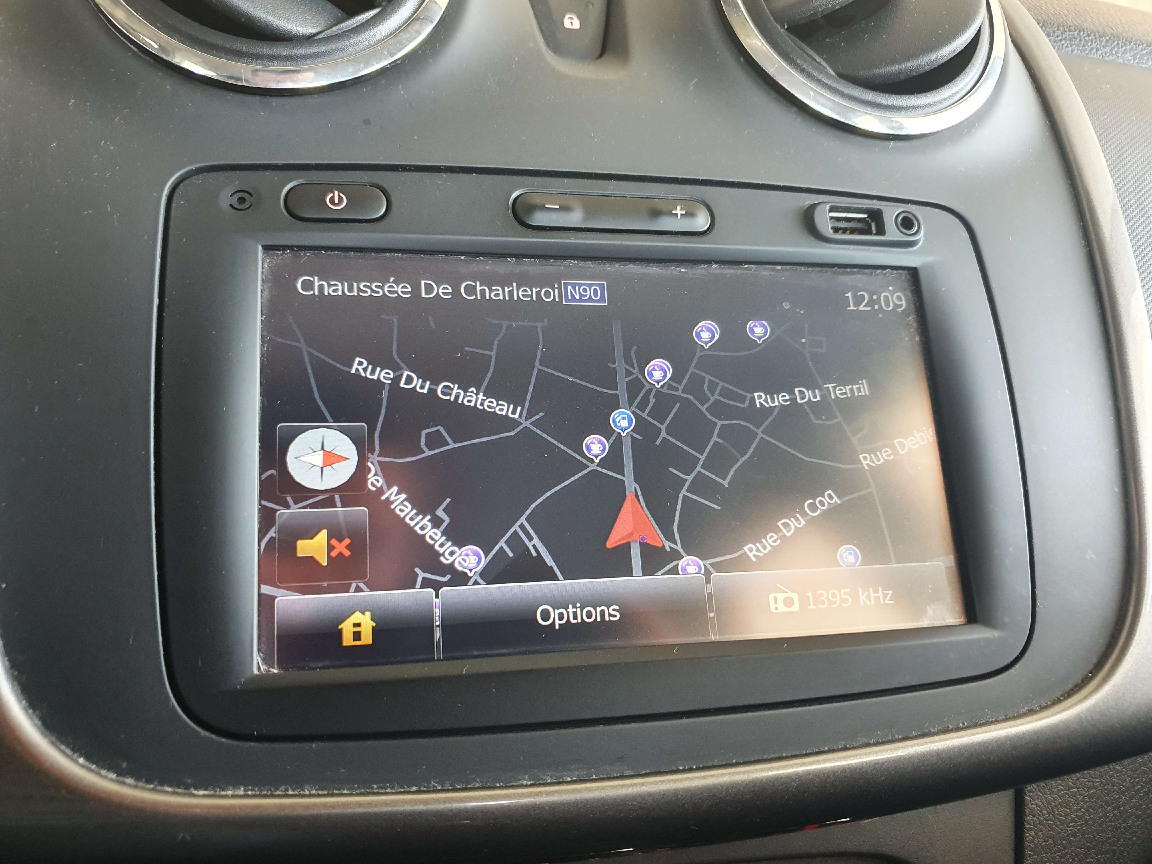 Dacia Sandero 🟢ESSENCE 90CV STEPWAY - GPS - CAPTEURS - CRUISE -BLUETOOTH