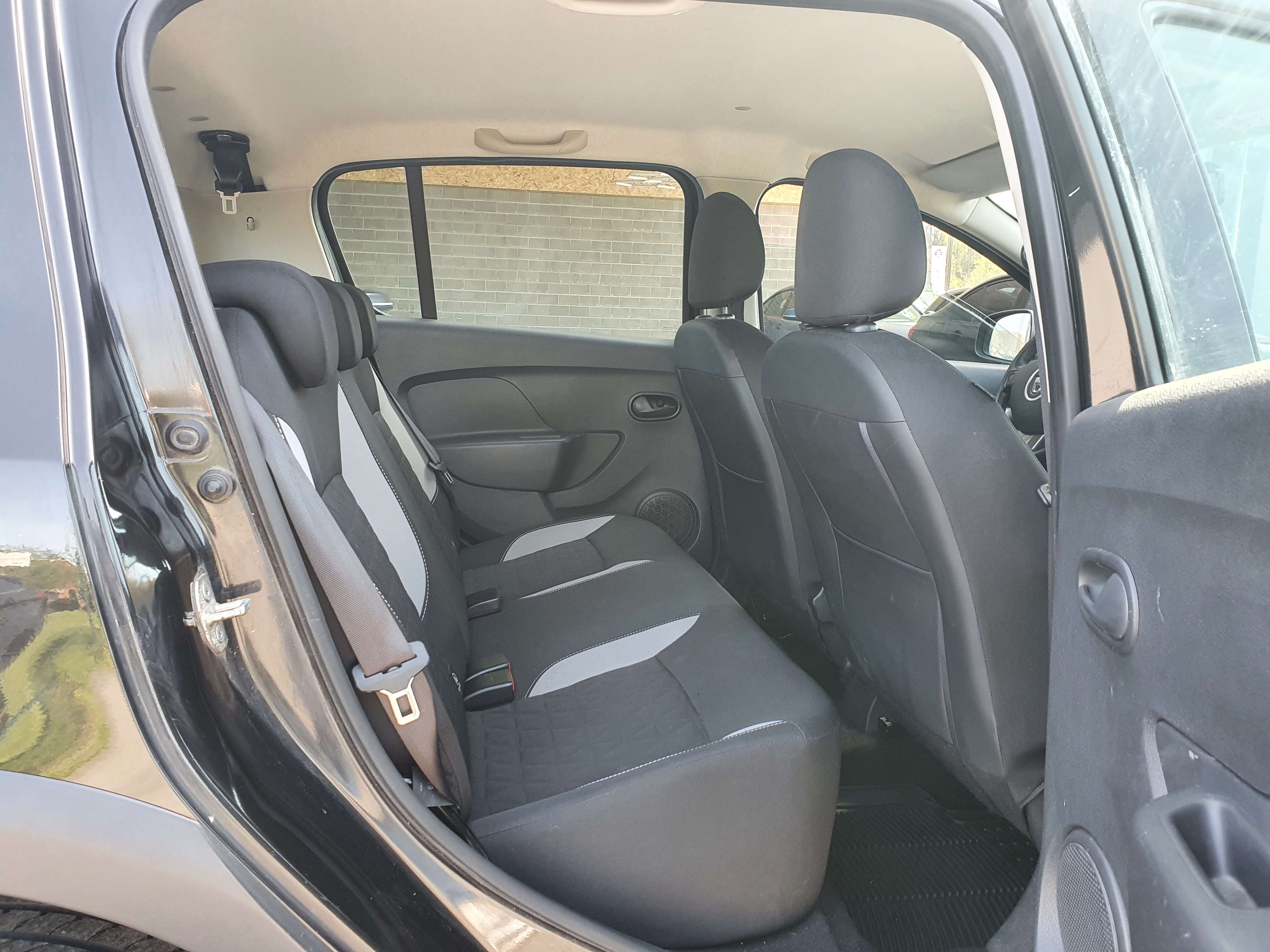 Dacia Sandero 🟢ESSENCE 90CV STEPWAY - GPS - CAPTEURS - CRUISE -BLUETOOTH