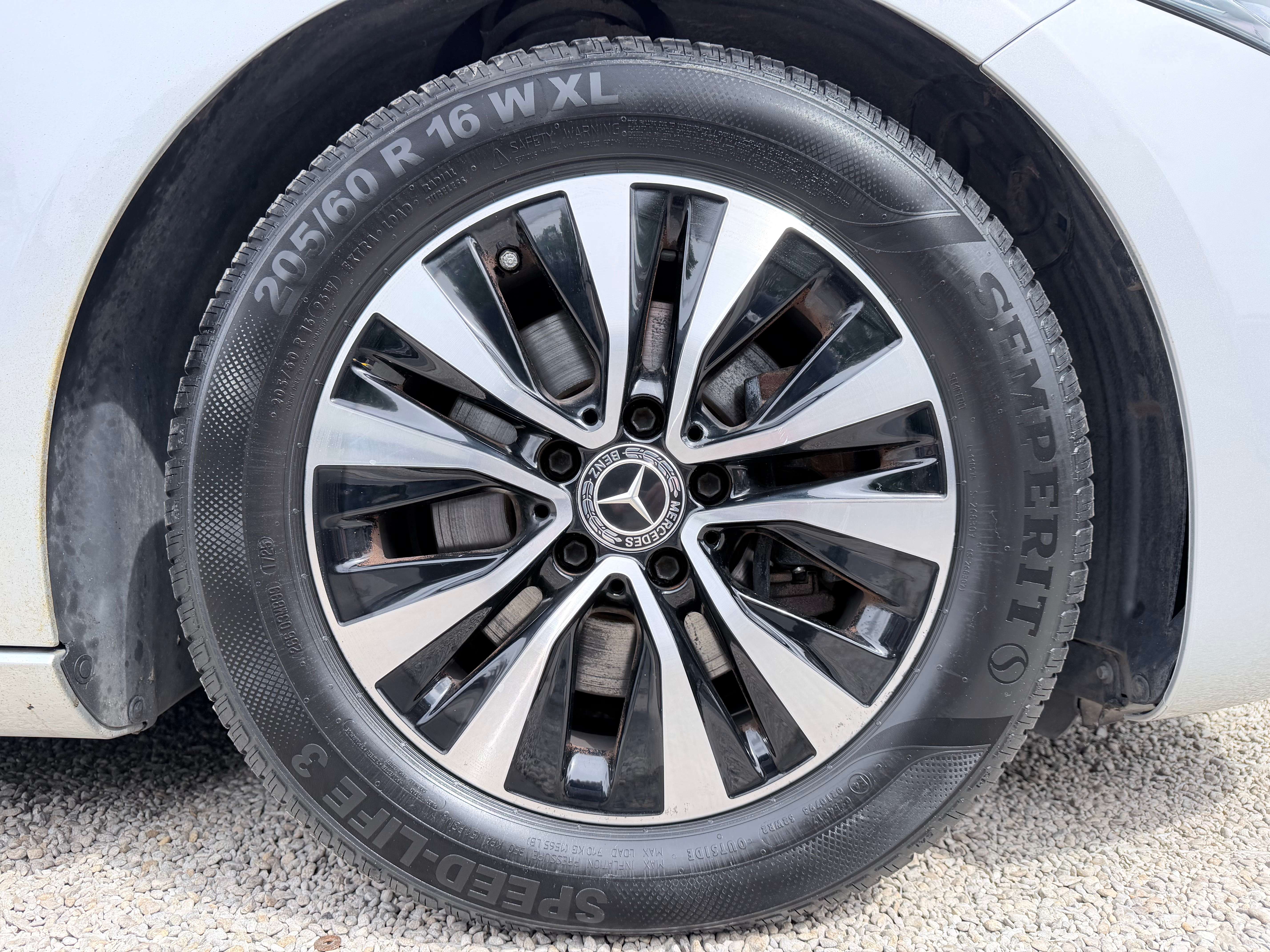 Mercedes-Benz A 200 d Business Line NETTO: € 18.174