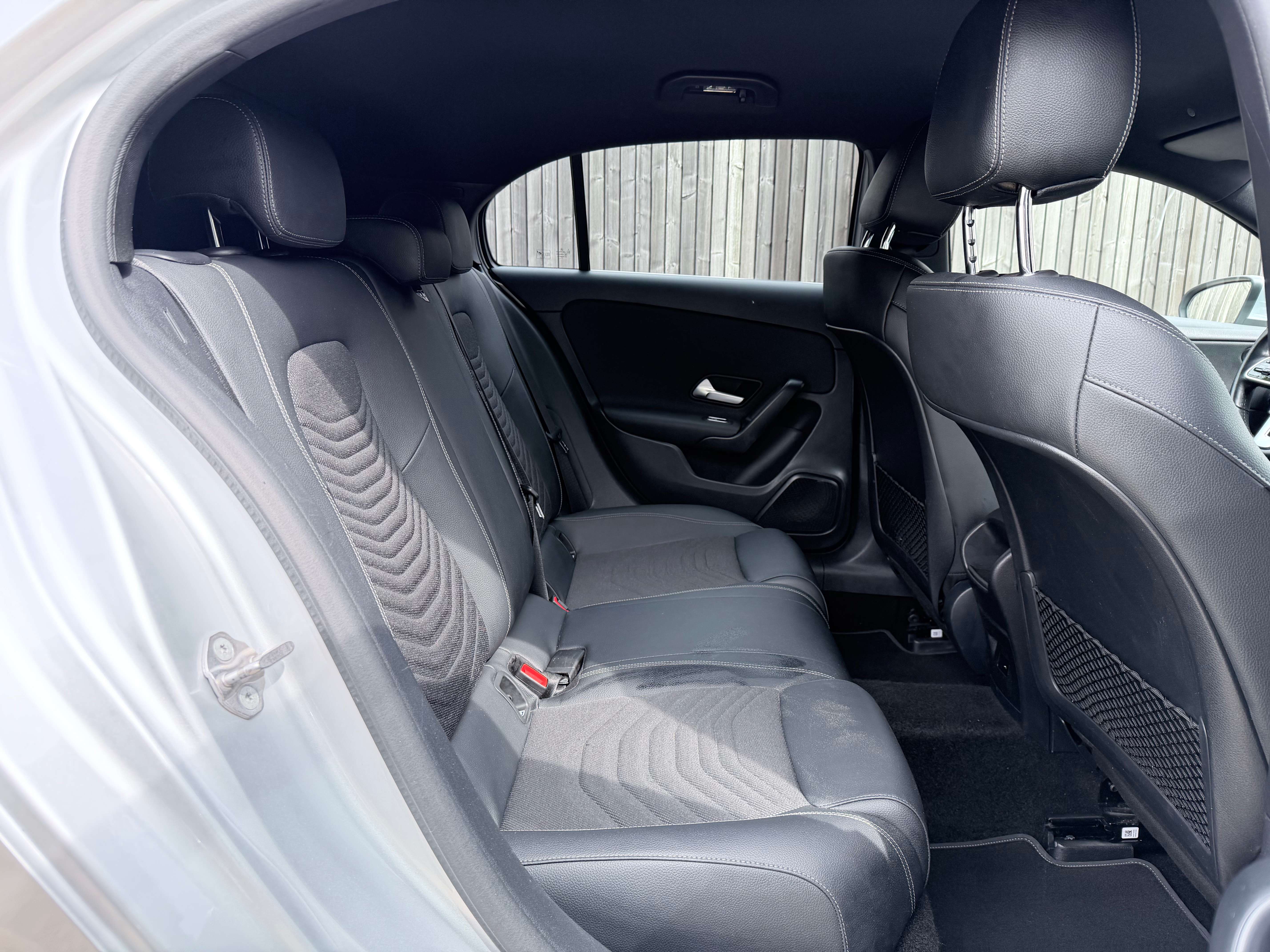 Mercedes-Benz A 200 d Business Line NETTO: € 18.174