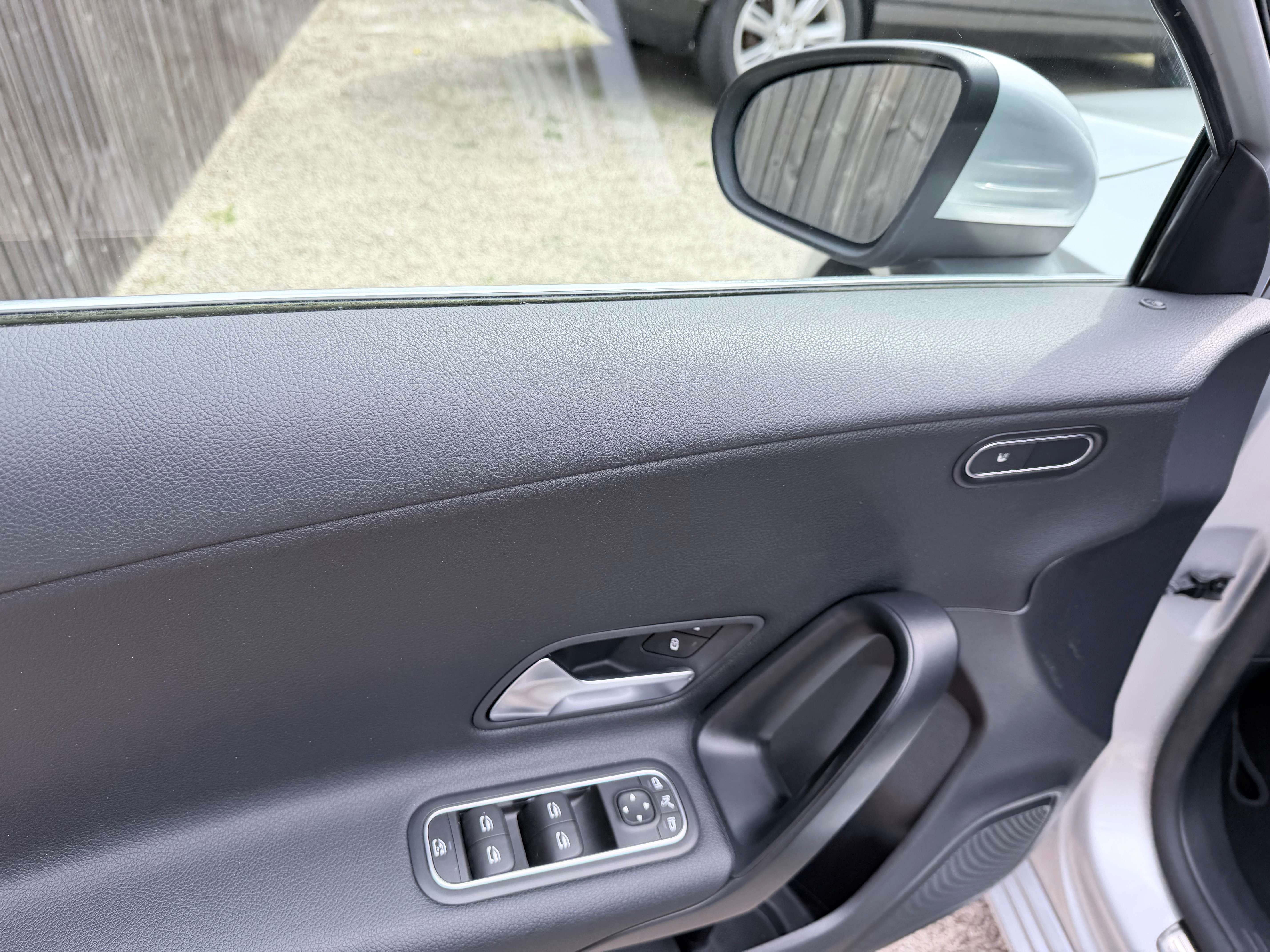 Mercedes-Benz A 200 d Business Line NETTO: € 18.174