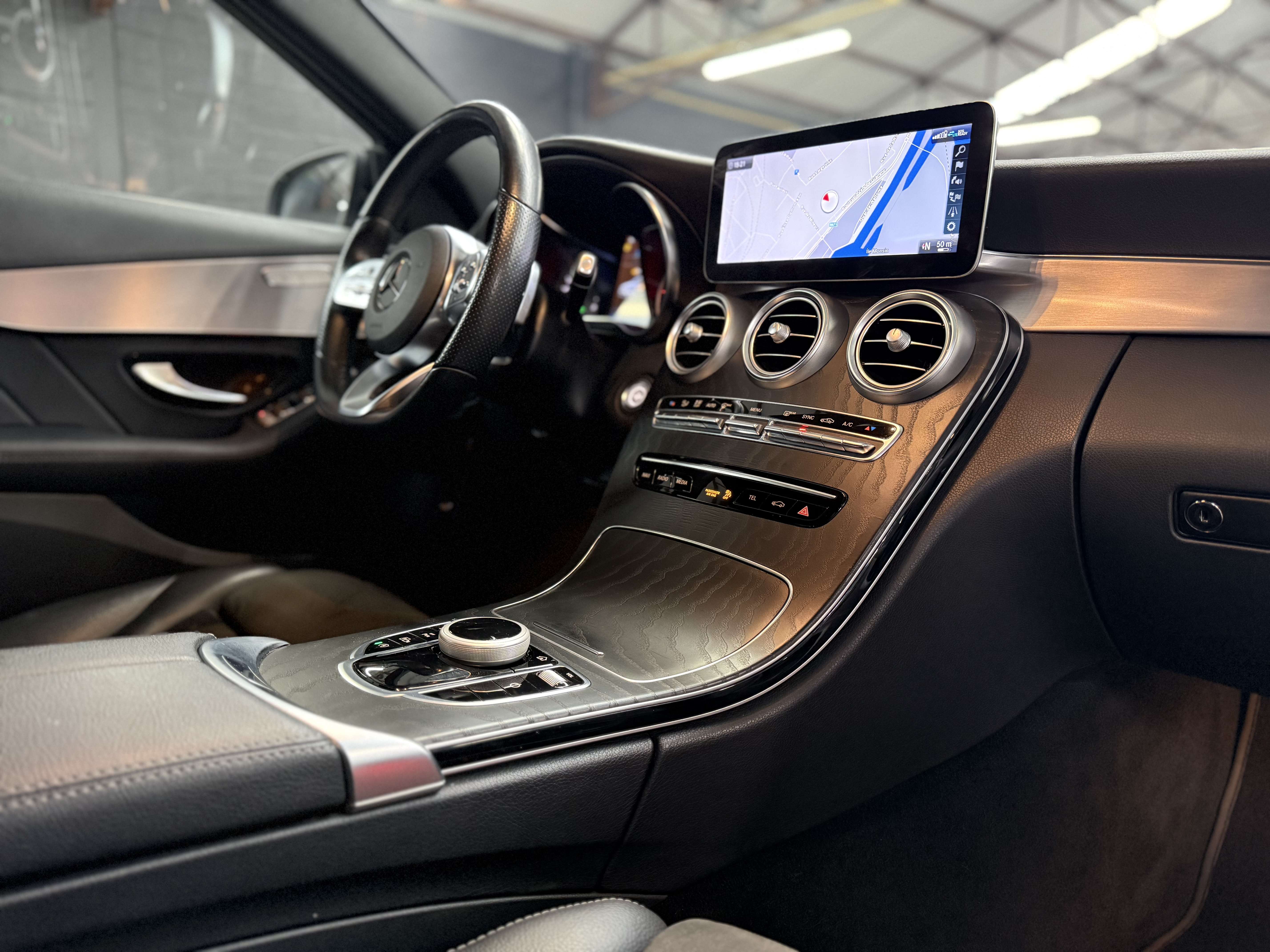 Mercedes-Benz C 180 d * PACK AMG * FACELIFT * CAMERA * GPS * SIEGE CH