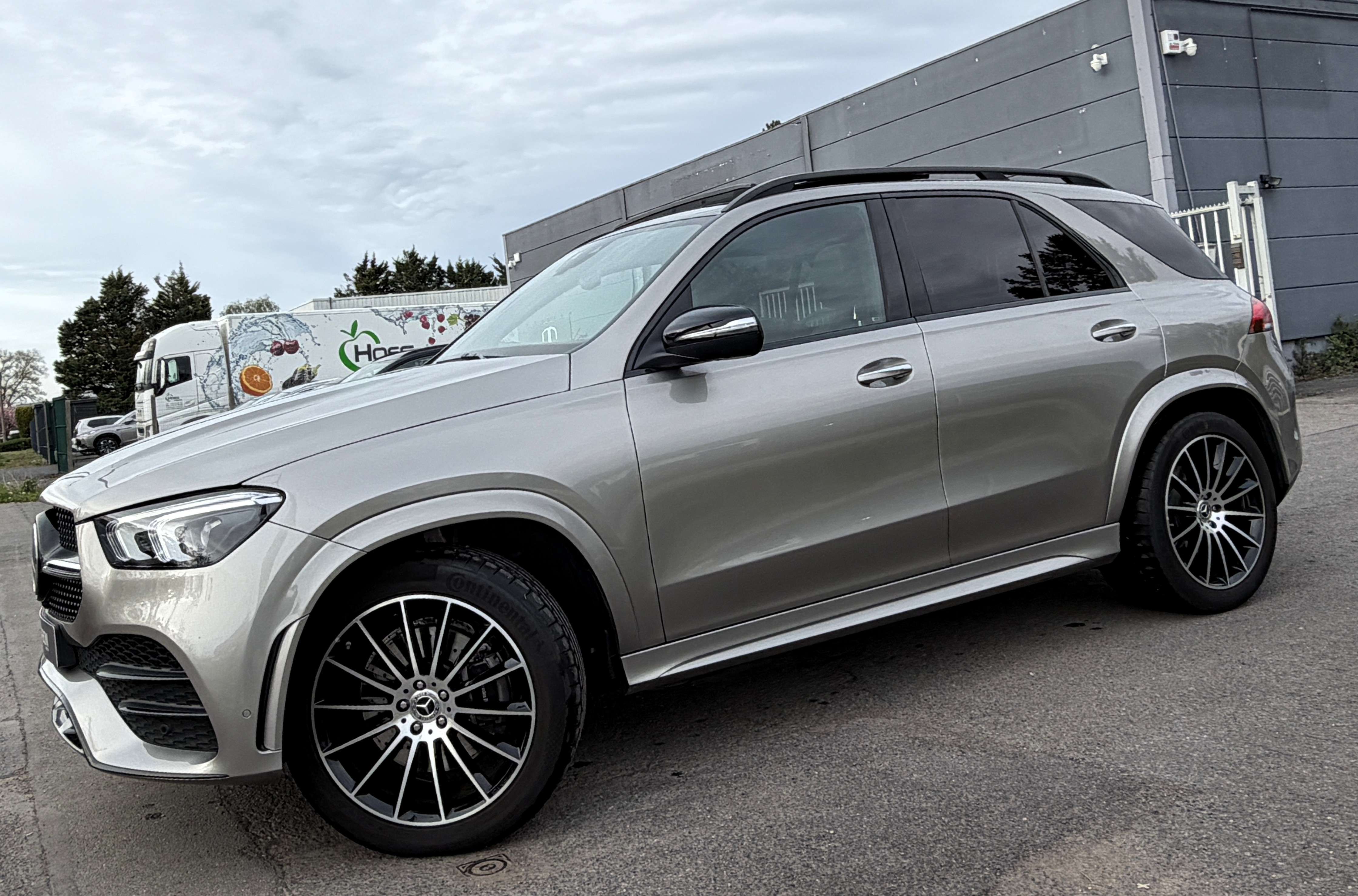 Mercedes-Benz GLE 300 d 4Matic AMG Line Pack NIGHT/TVA 21%/PANO/NAVI/CAMERA 360/DISTRONIC/KEYLESS/FULL