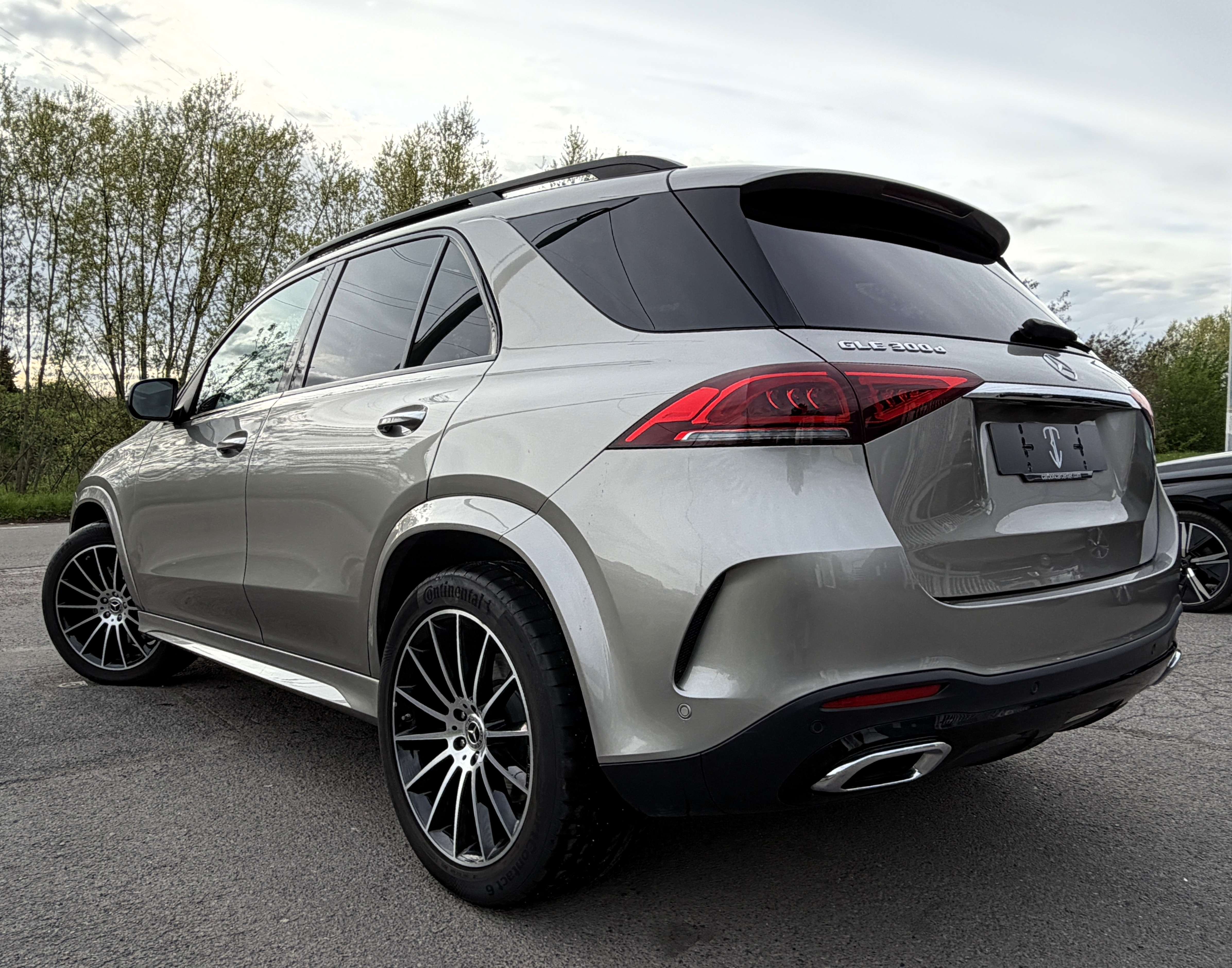 Mercedes-Benz GLE 300 d 4Matic AMG Line Pack NIGHT/TVA 21%/PANO/NAVI/CAMERA 360/DISTRONIC/KEYLESS/FULL